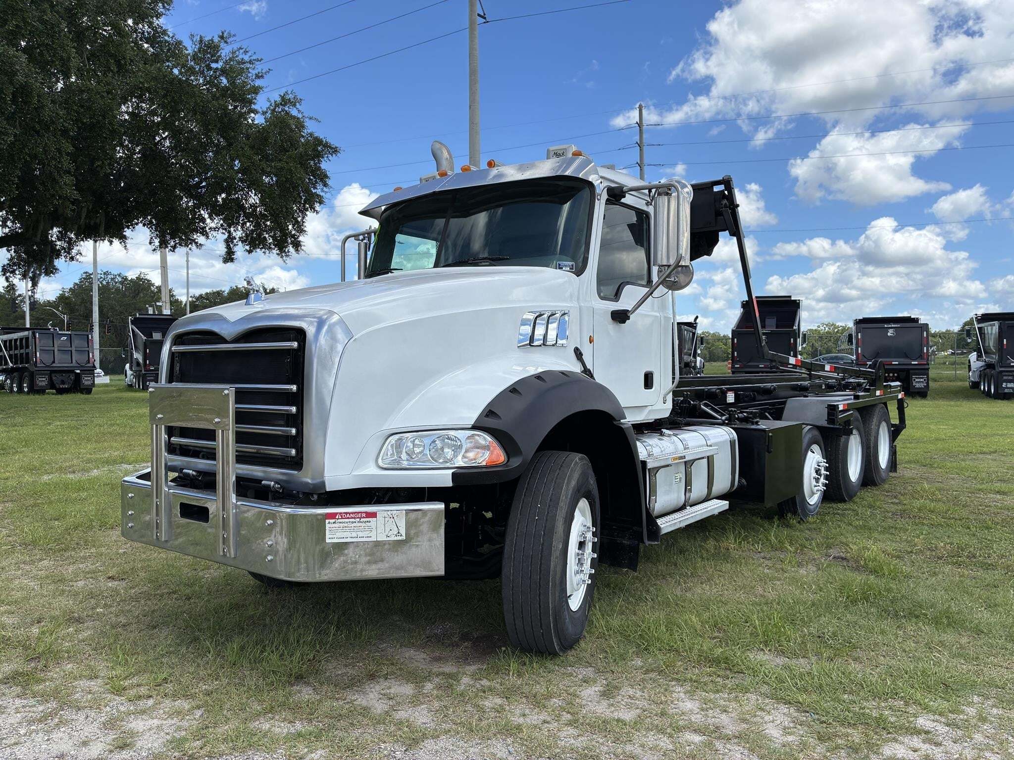 2013 Mack GRANITE GU813