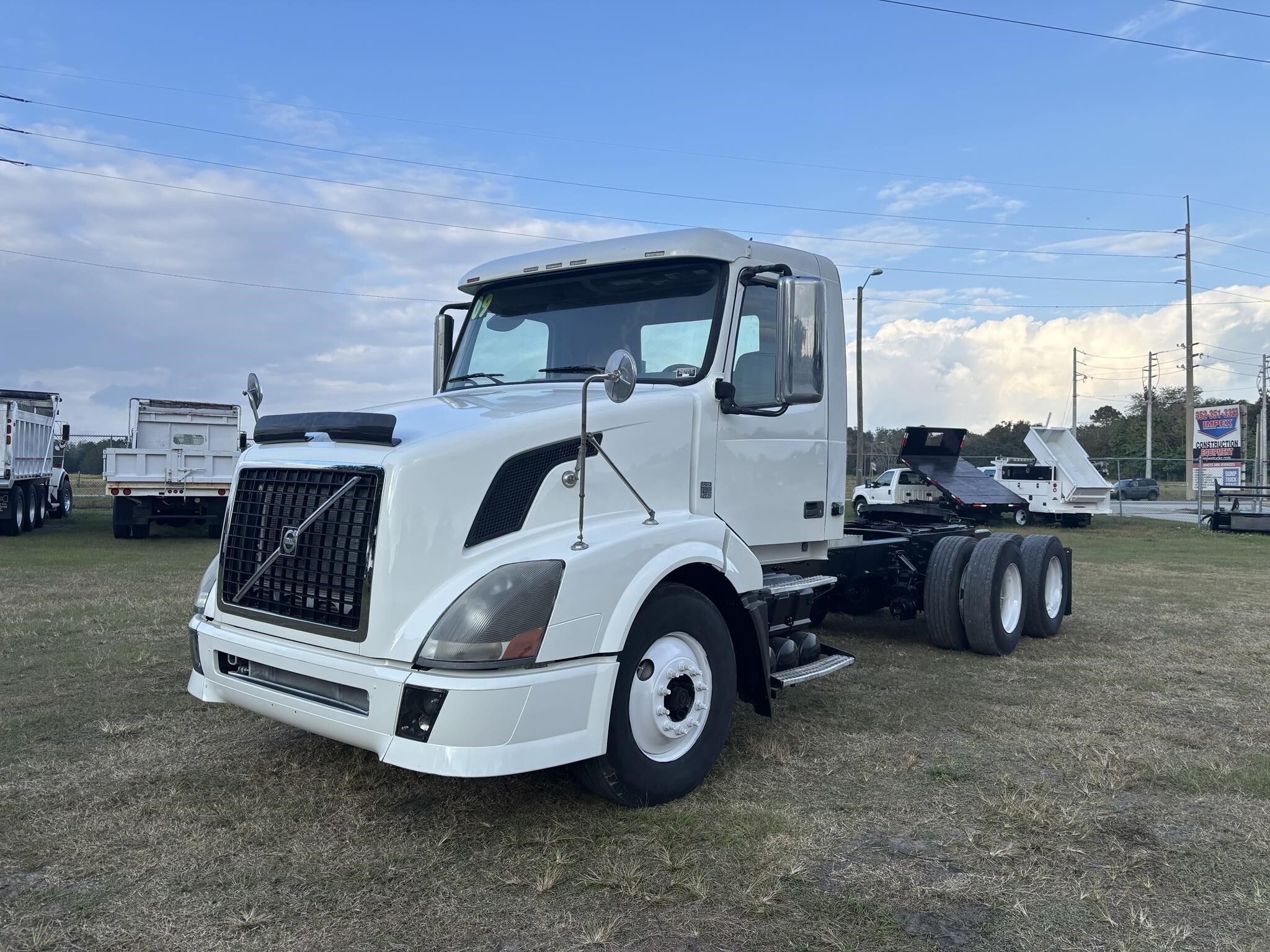 2009 Volvo VNL64T300