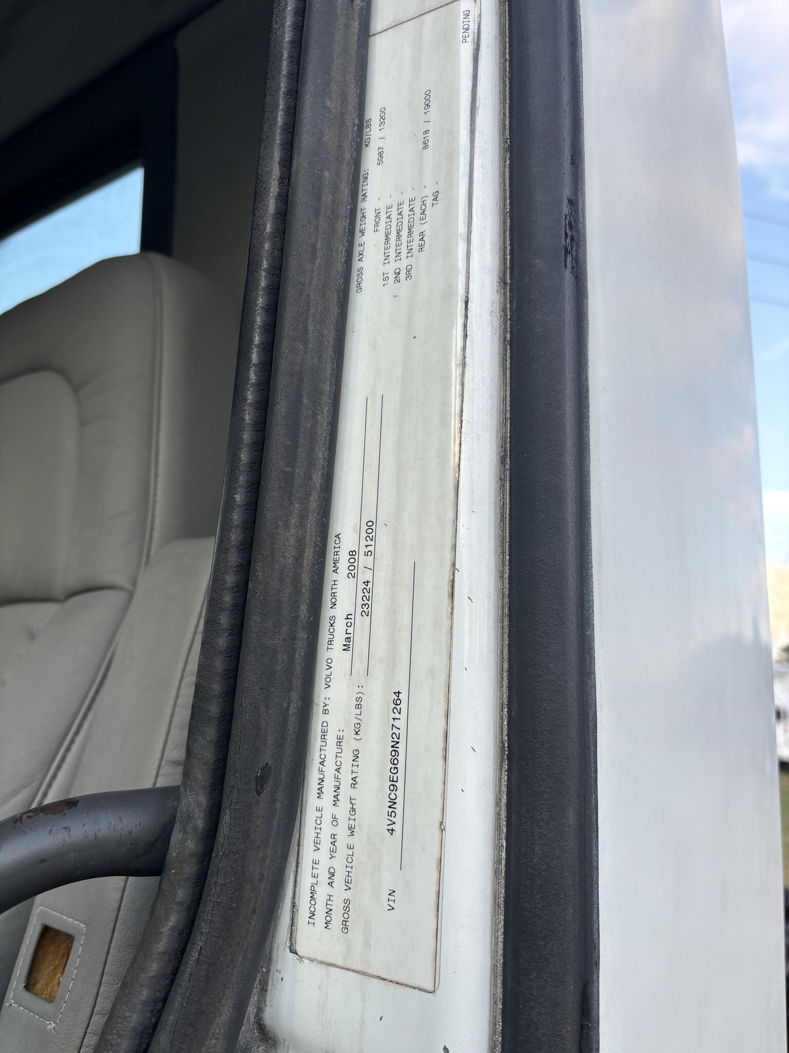 2009 Volvo VNL64T300