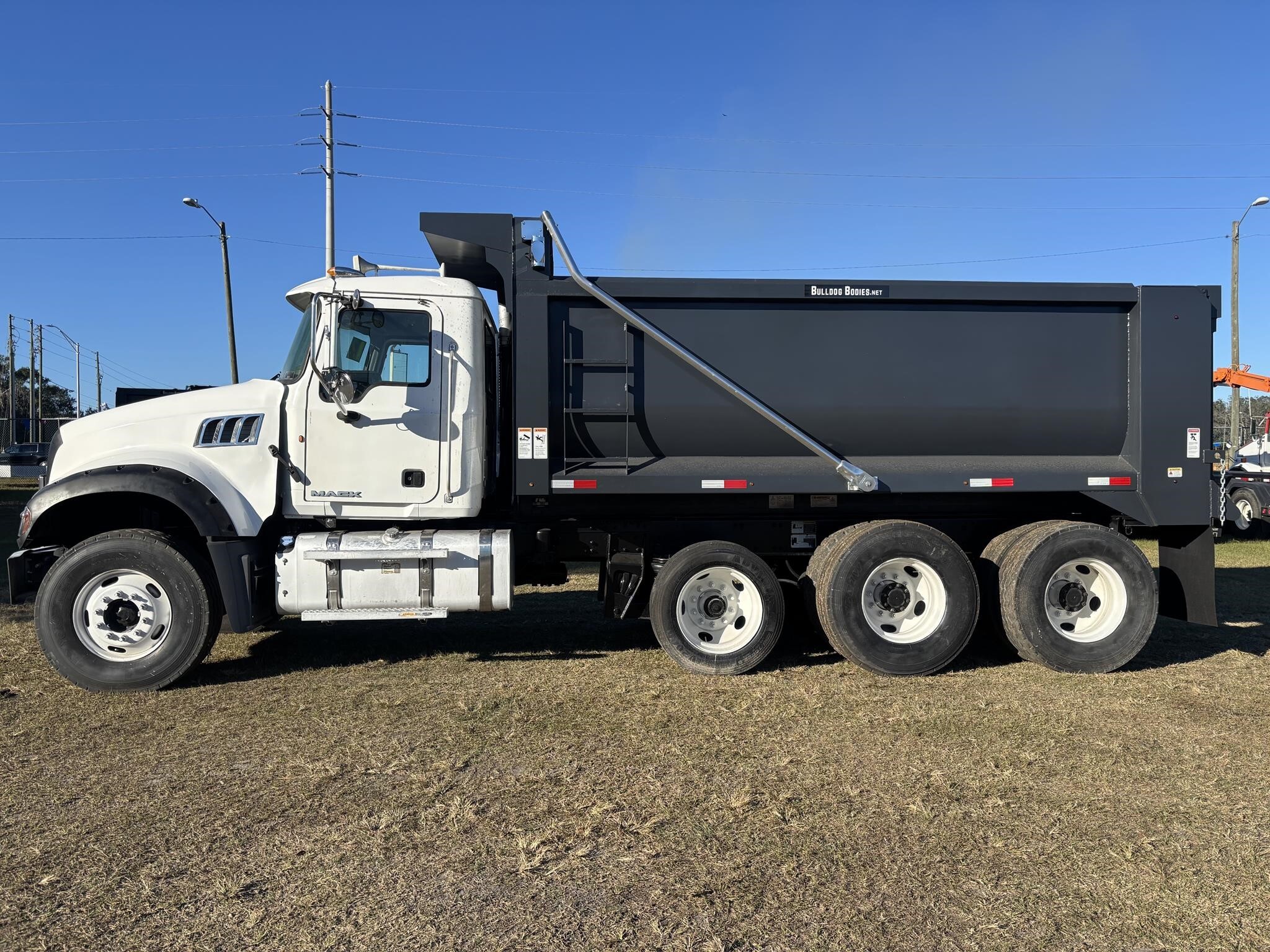 2013 Mack GRANITE GU713