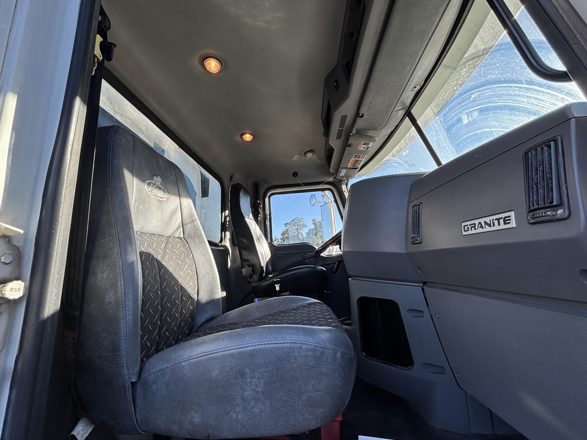 2013 Mack GRANITE GU713