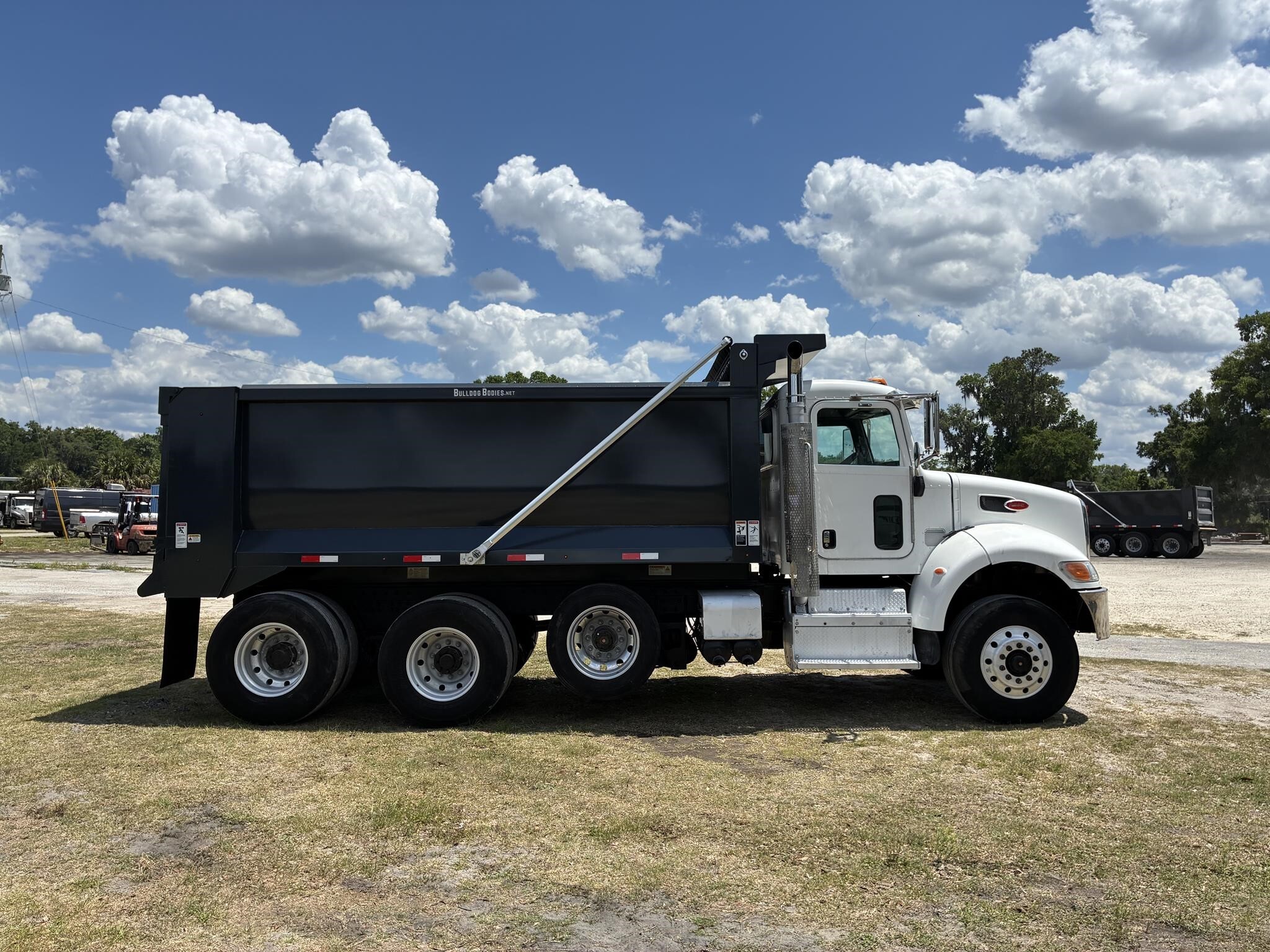 2016 Peterbilt 382