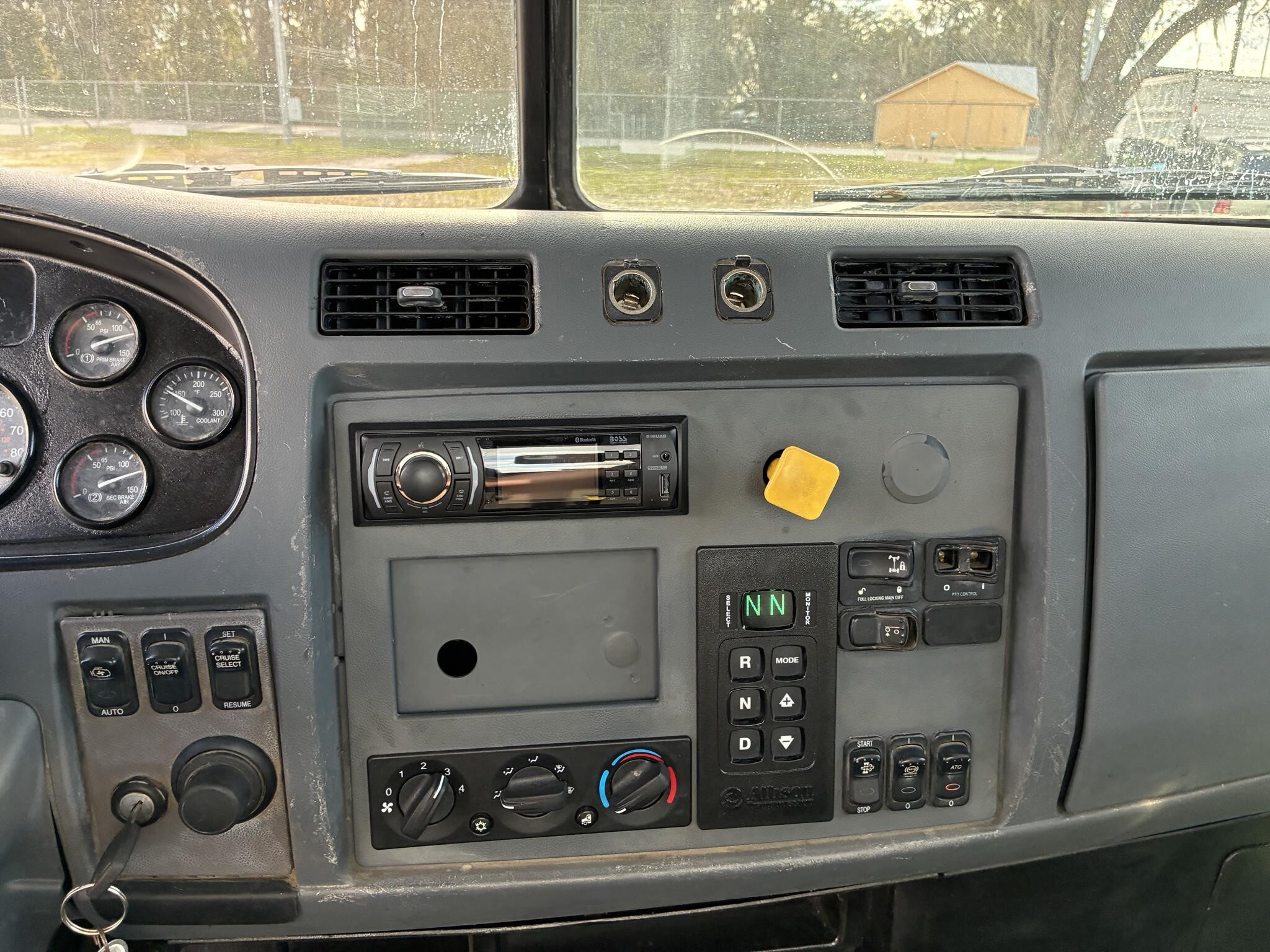 2016 Peterbilt 382