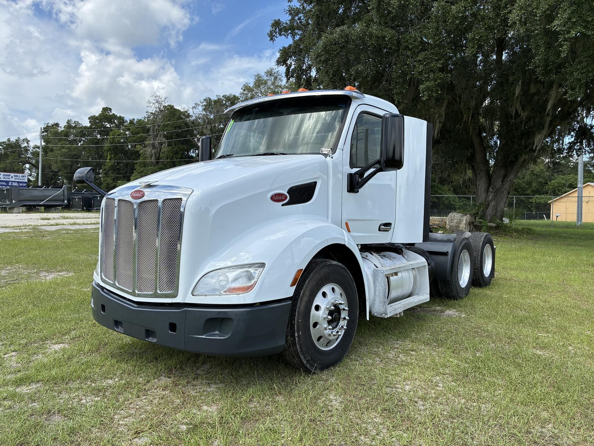 Photo of 2017 Peterbilt 579