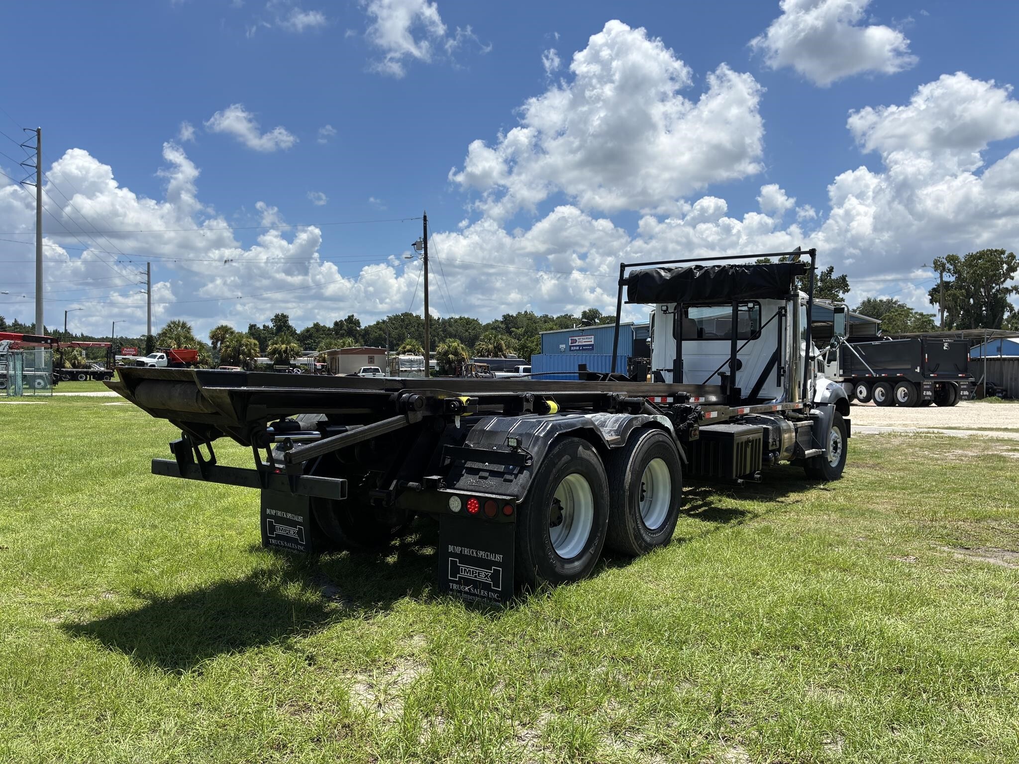 2012 Mack GRANITE GU813