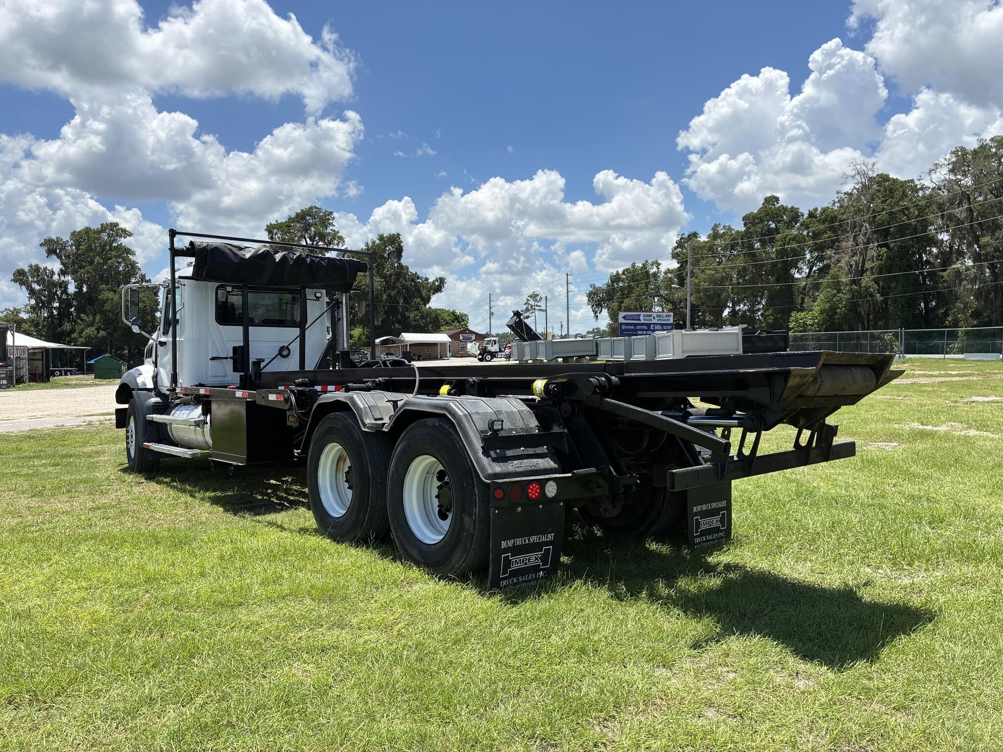 2012 Mack GRANITE GU813