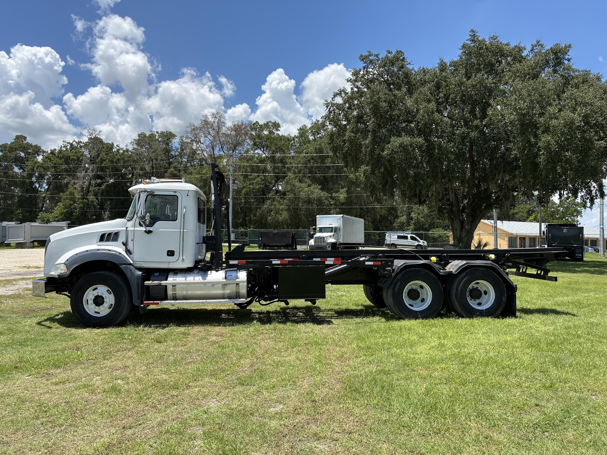 2012 Mack GRANITE GU813