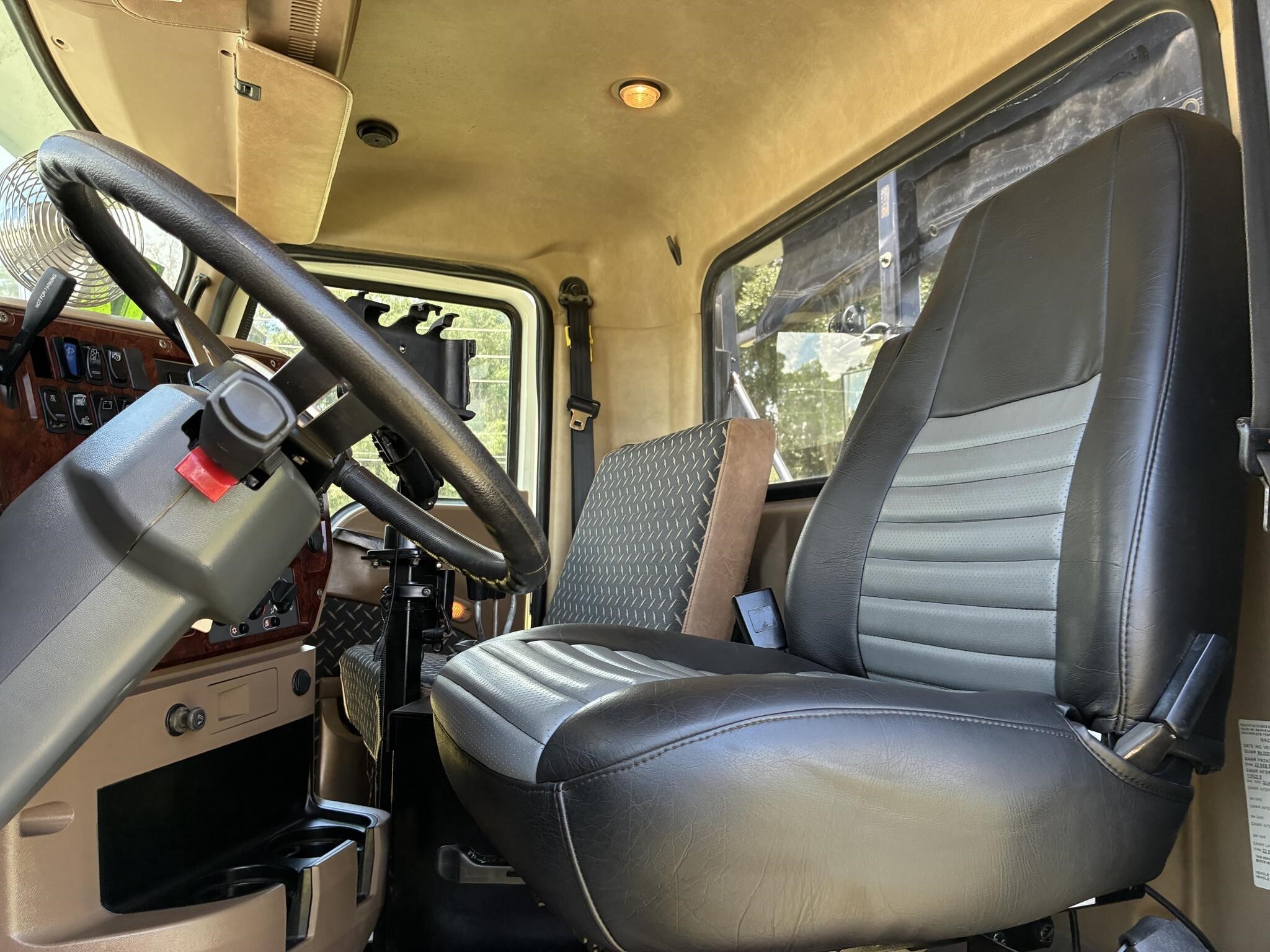 2012 Mack GRANITE GU813