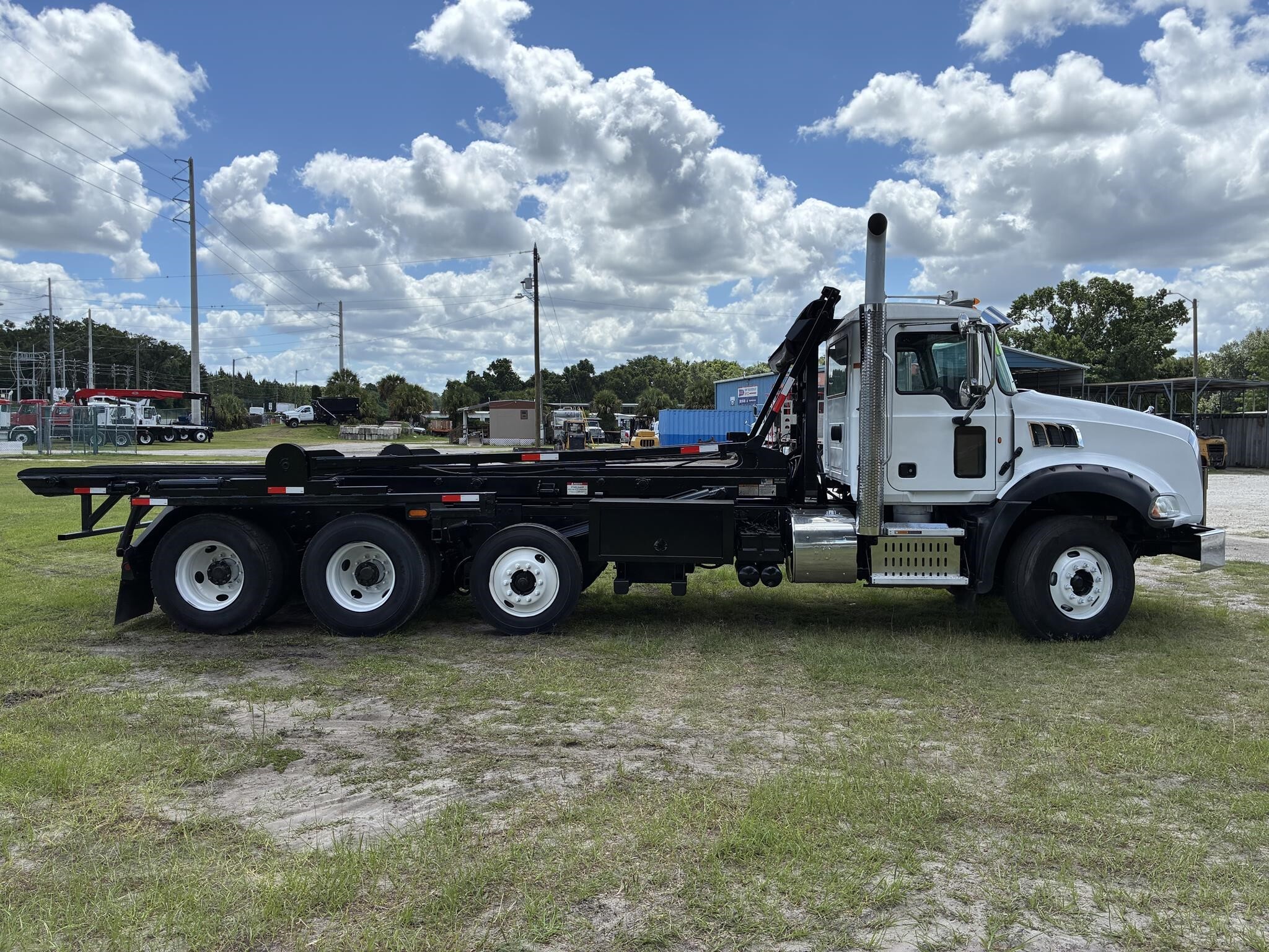 2013 Mack GRANITE GU813