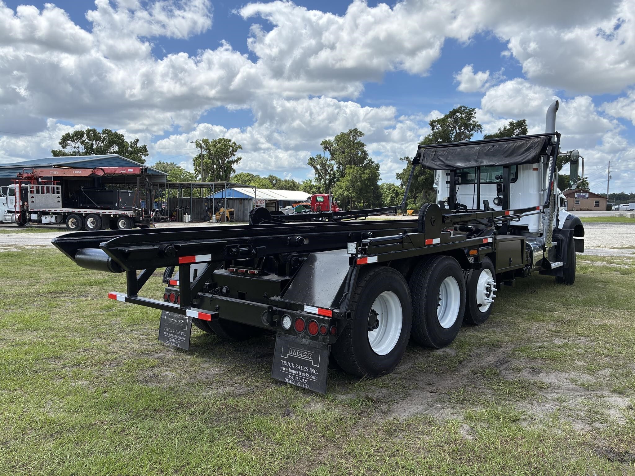 2013 Mack GRANITE GU813