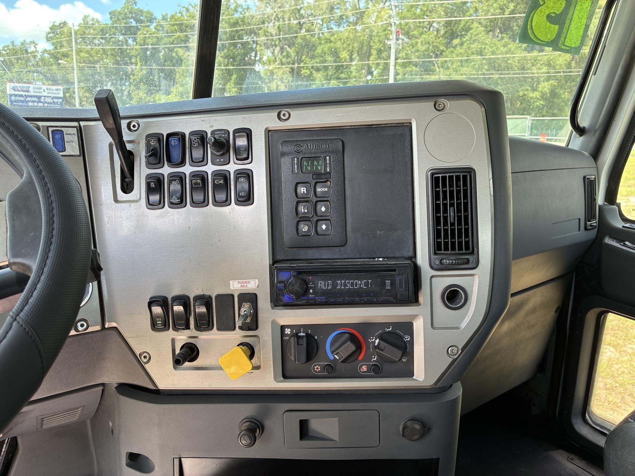 2013 Mack GRANITE GU813
