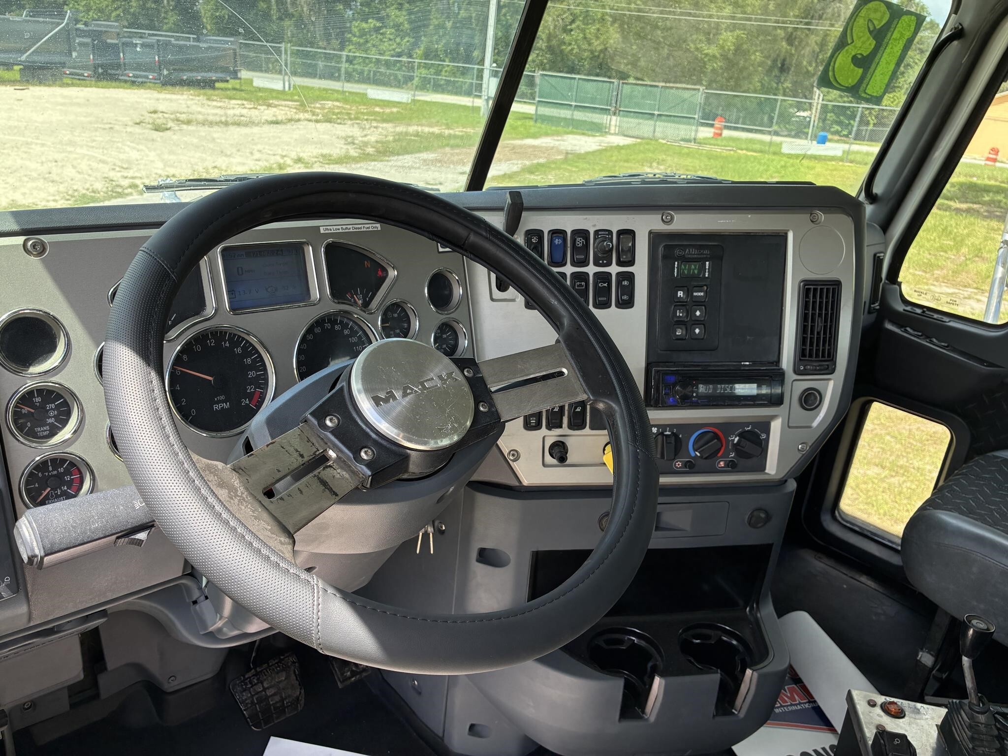 2013 Mack GRANITE GU813