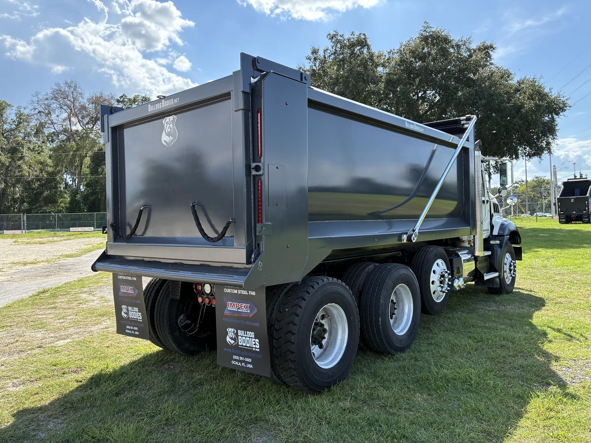 2015 Mack GRANITE GU813