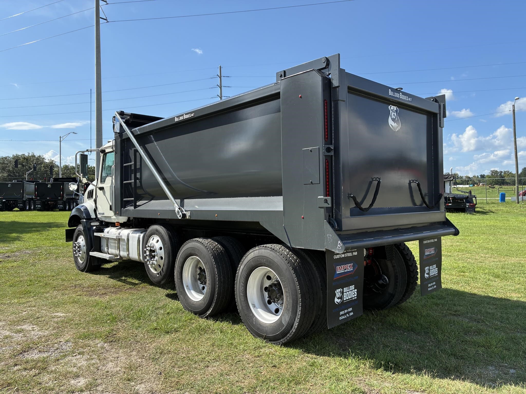 2015 Mack GRANITE GU813