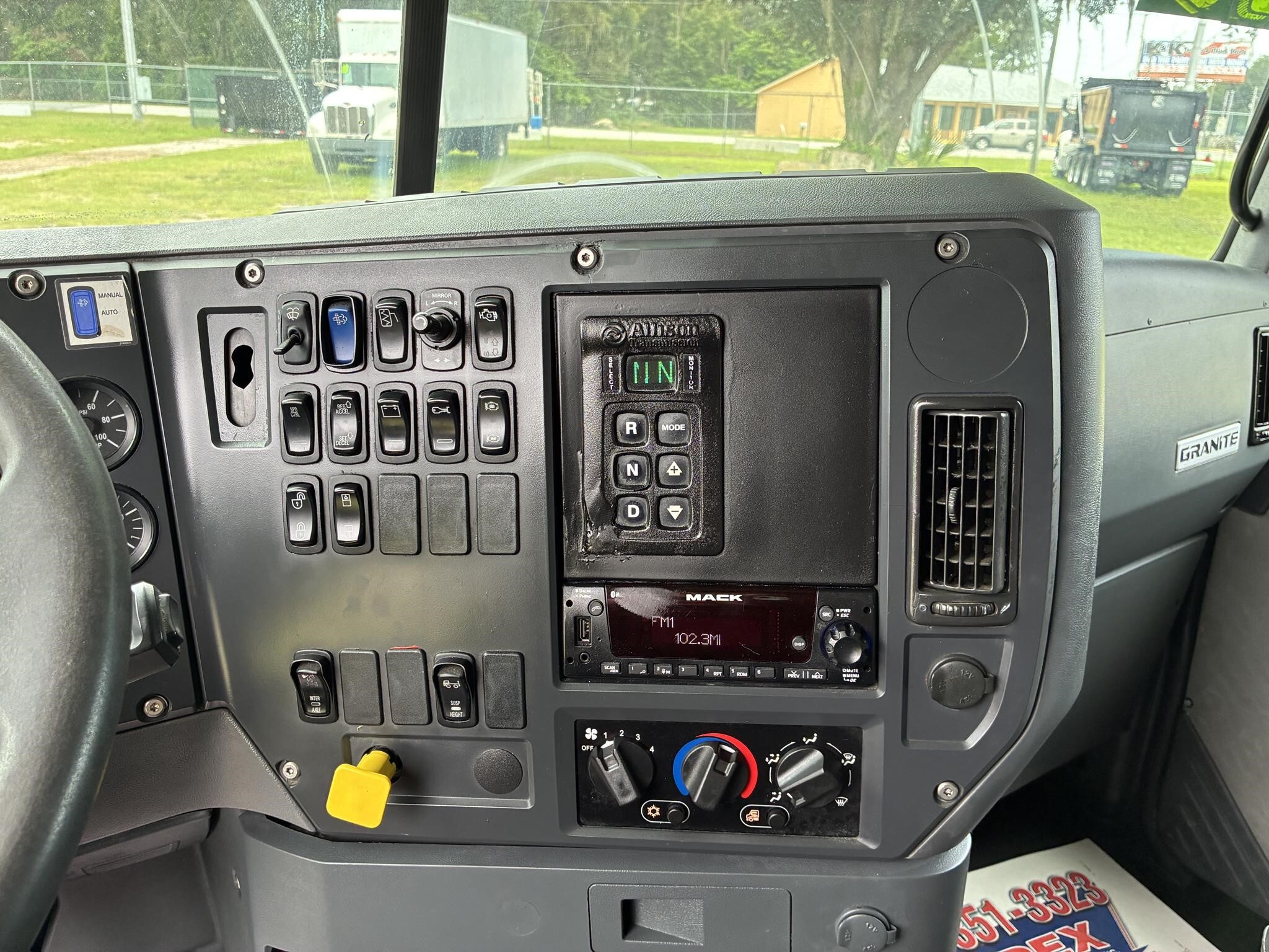 2015 Mack GRANITE GU713