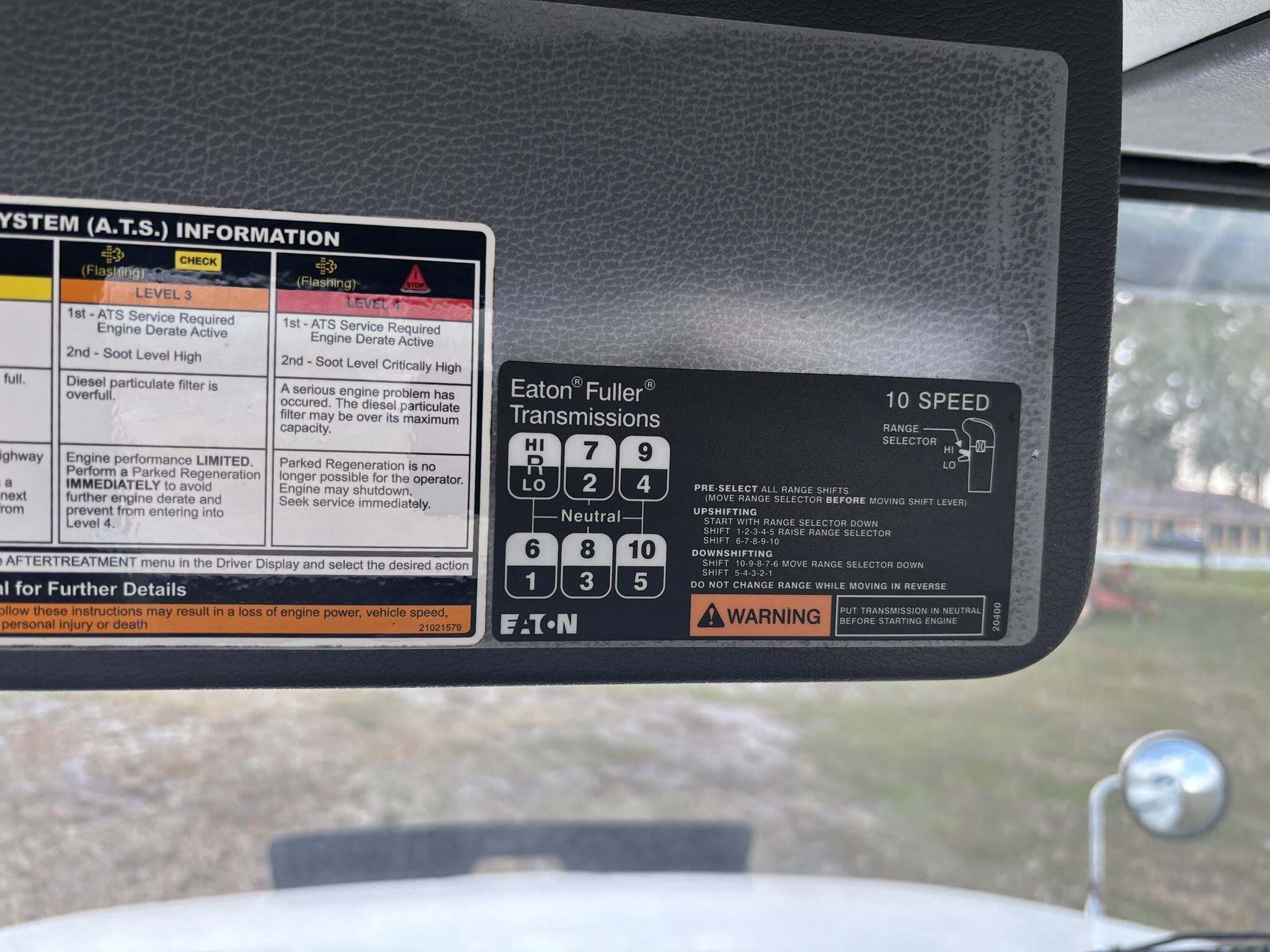 2009 Volvo VNL64T300
