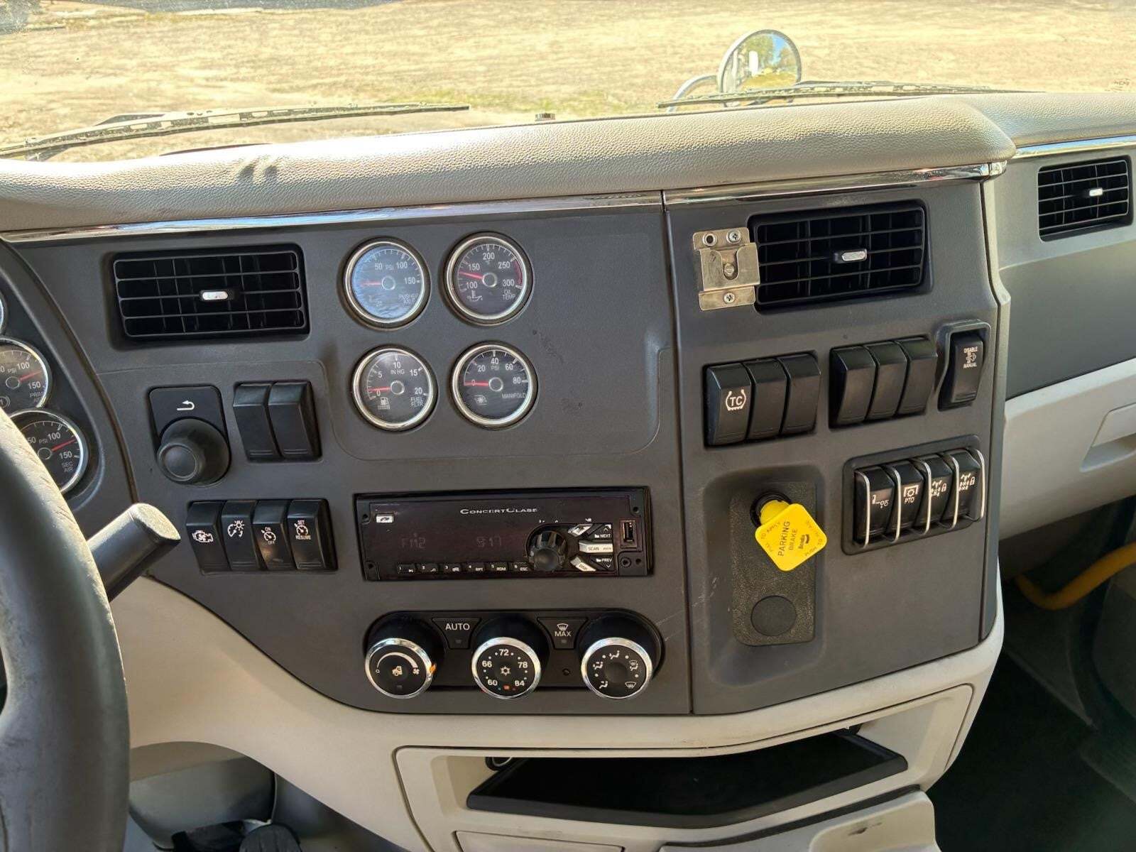 2020 Peterbilt 567