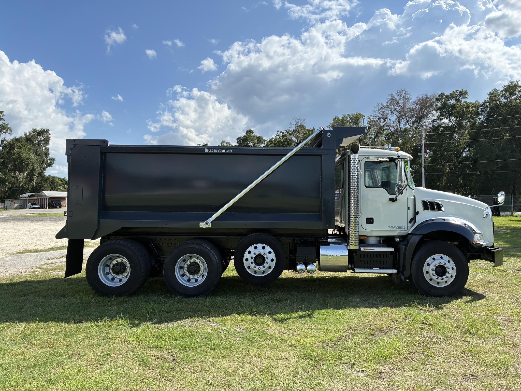 2015 Mack GRANITE GU813