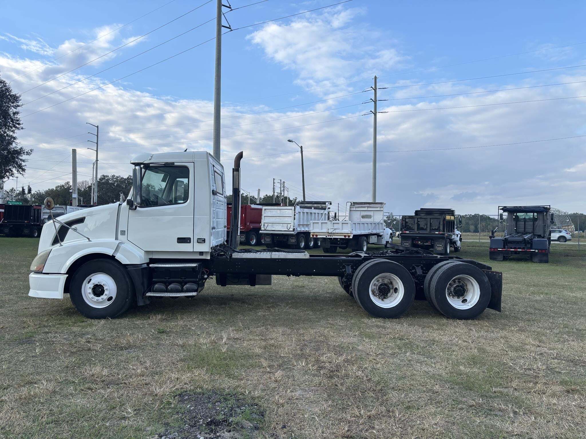 2009 Volvo VNL64T300