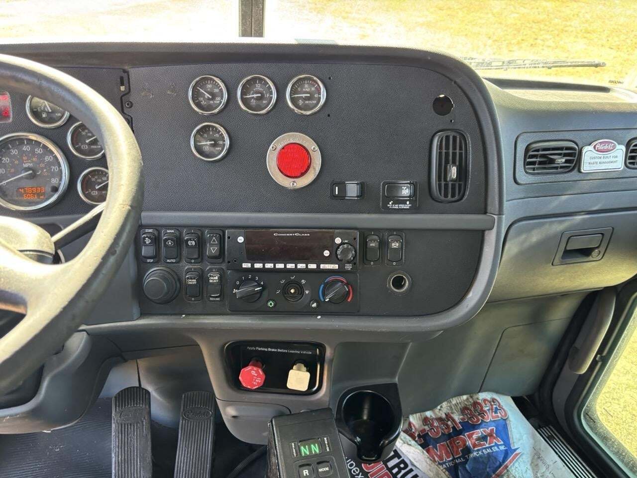2013 Peterbilt 365