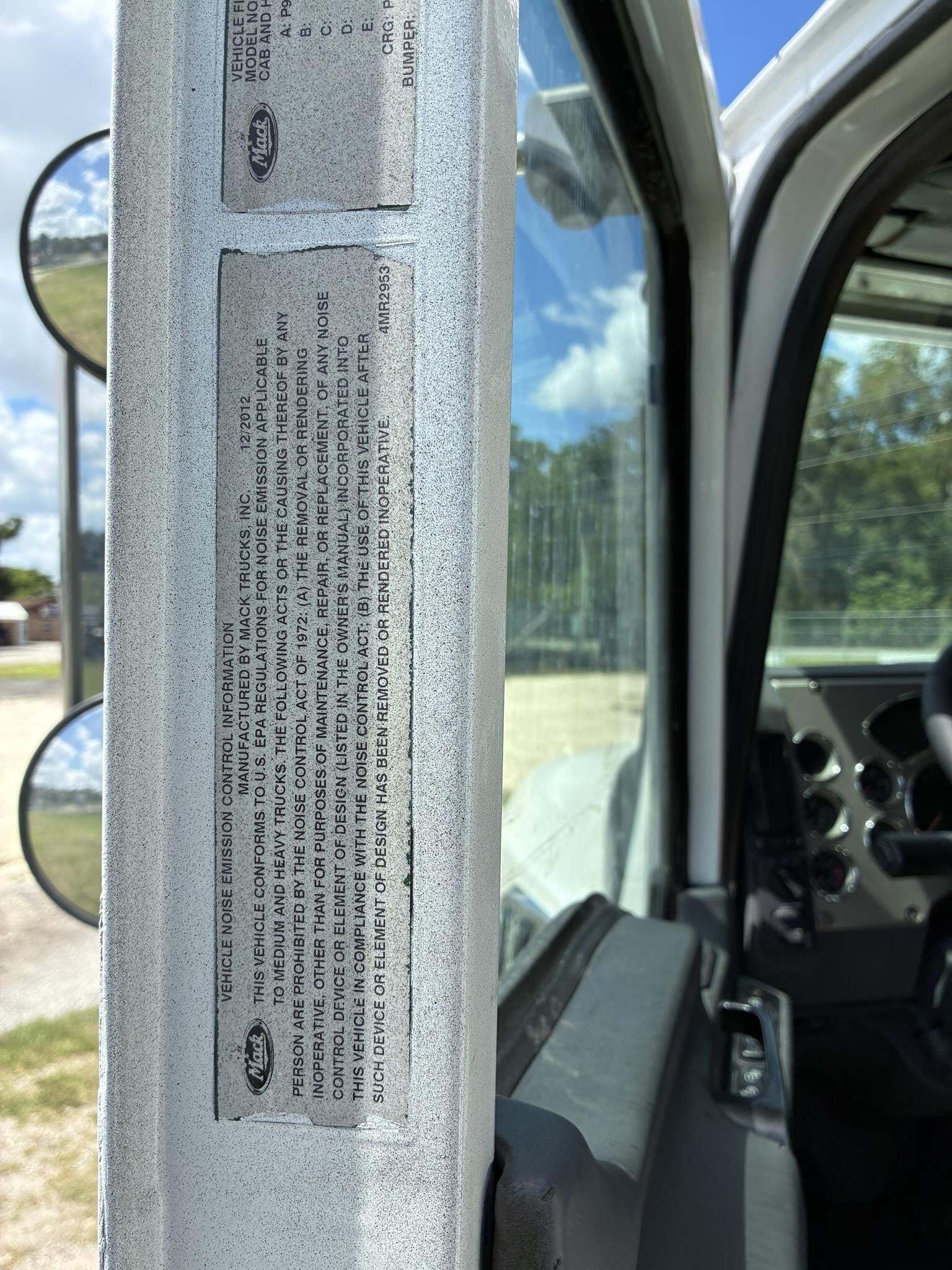 2013 Mack GRANITE GU813
