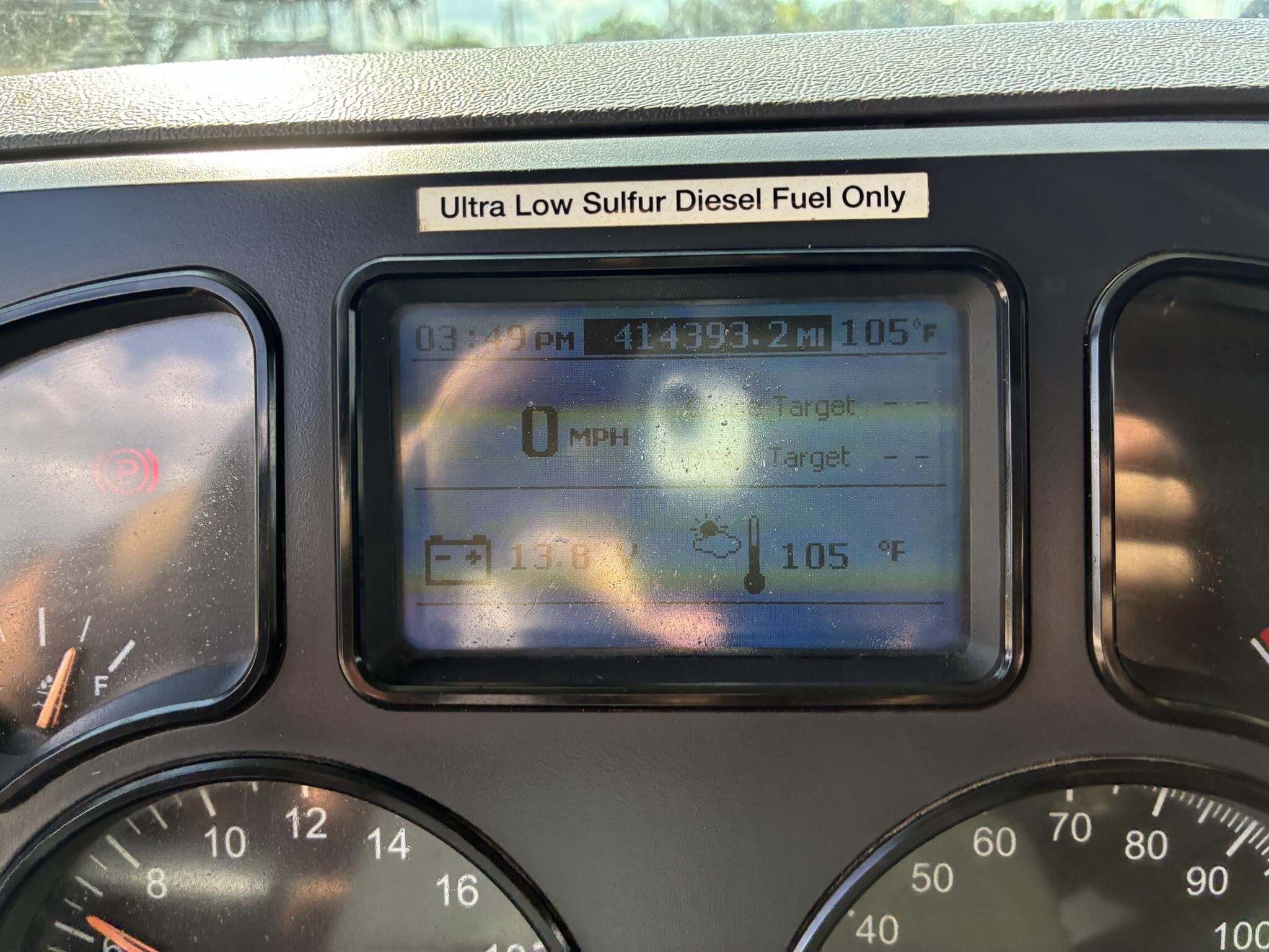 2015 Mack GRANITE GU813