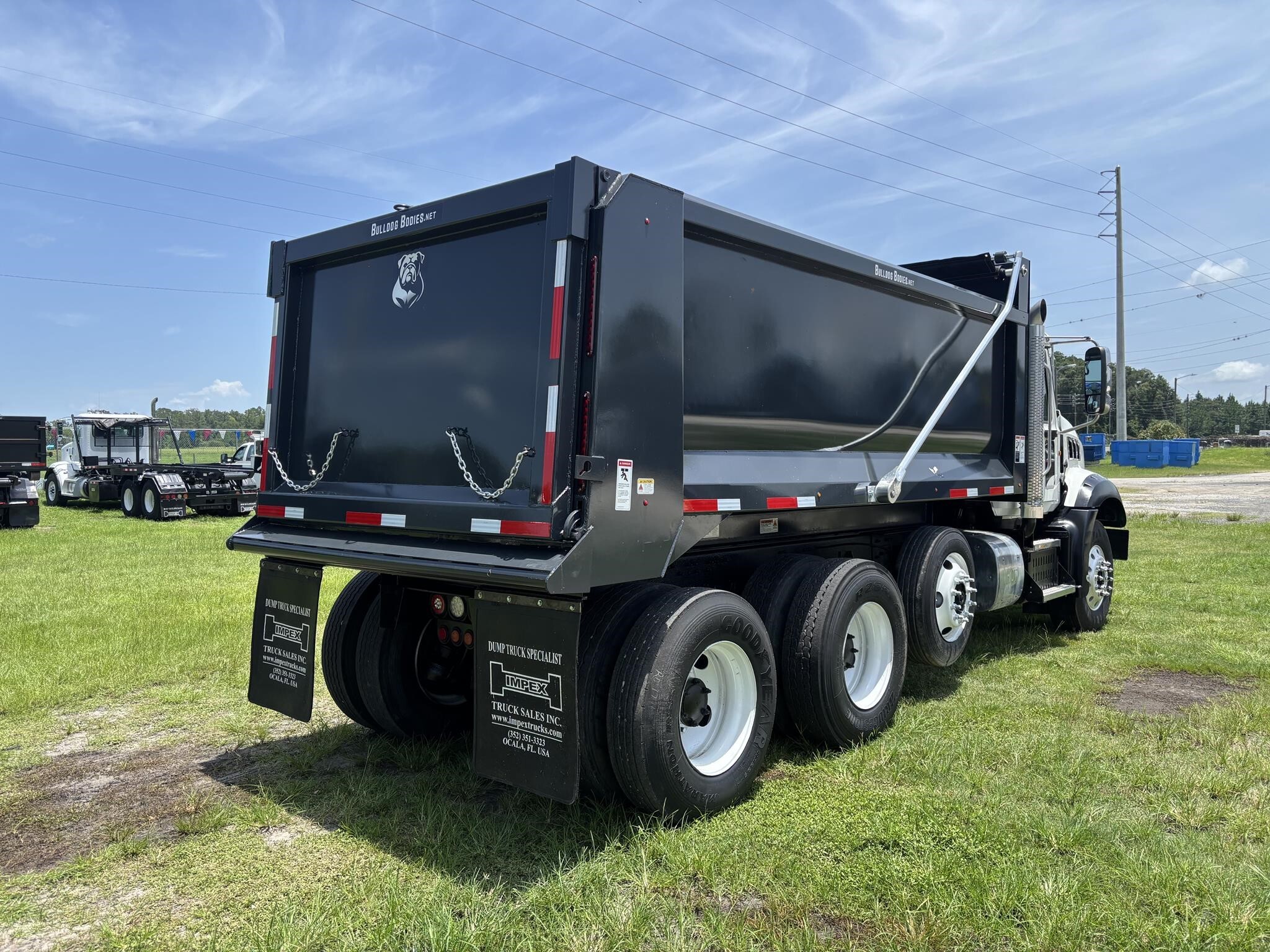 2012 Mack GRANITE GU813