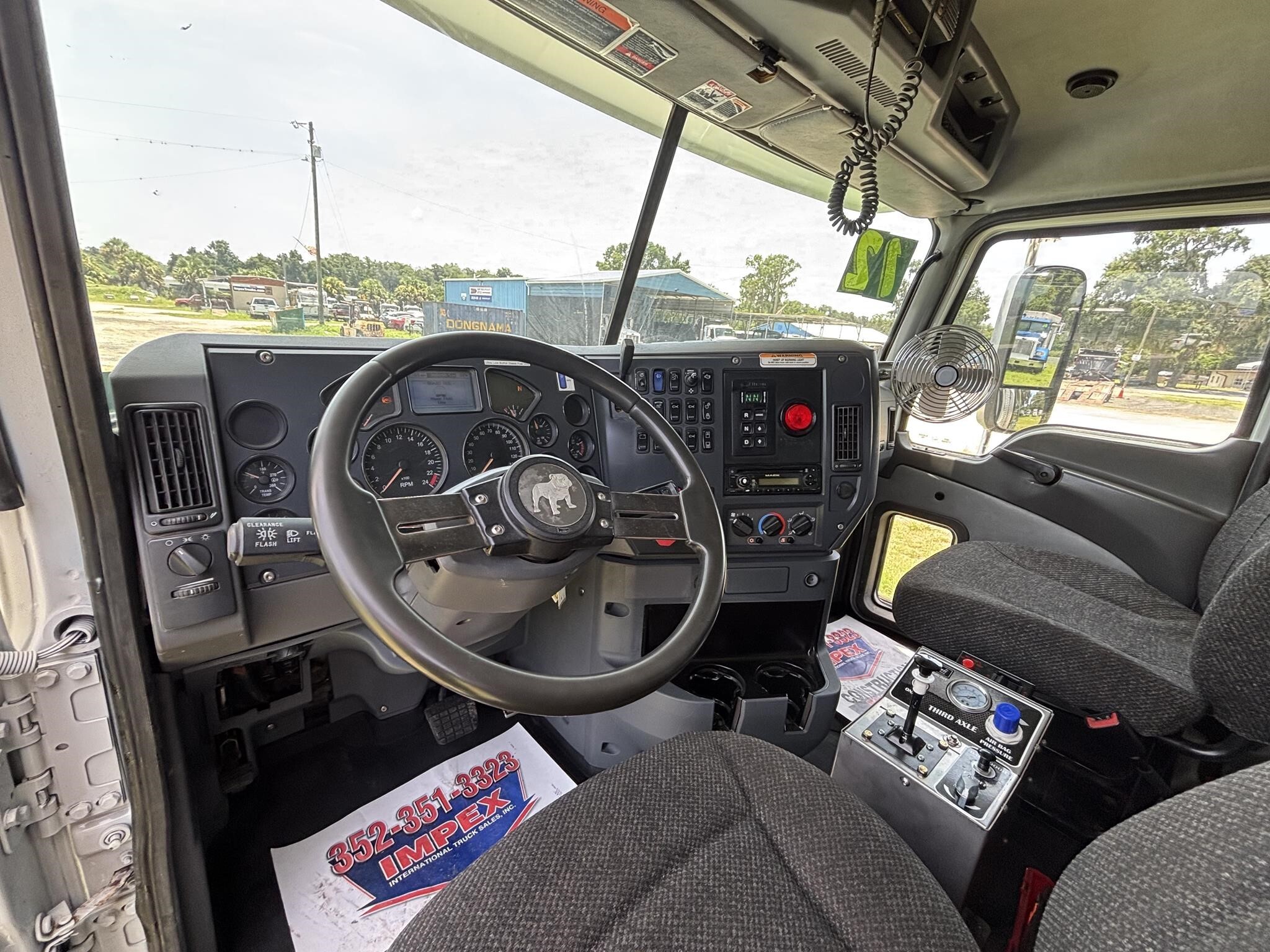 2012 Mack GRANITE GU813