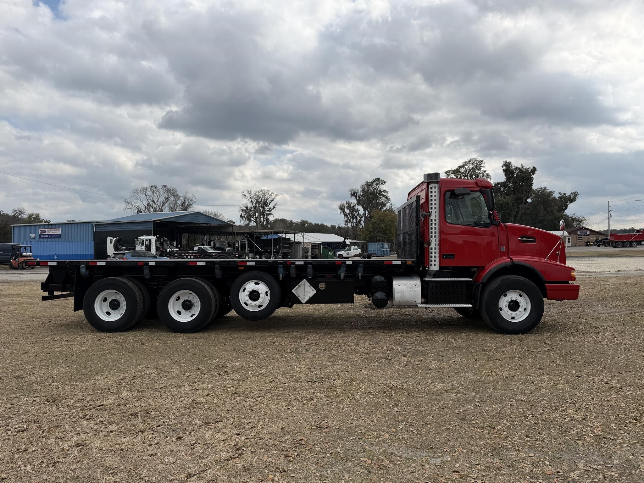 2014 Volvo VHD84B200