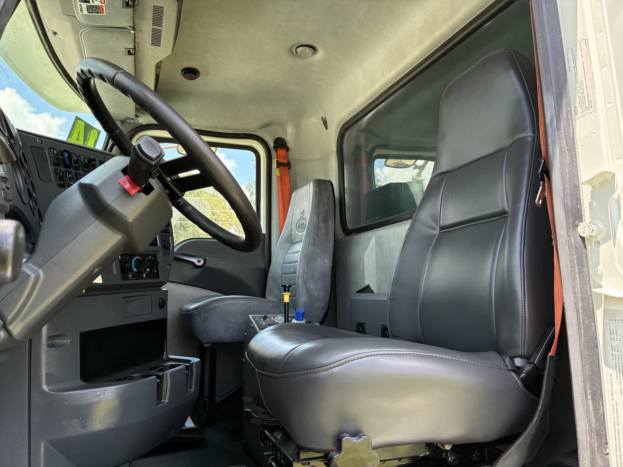 2014 Mack GRANITE GU713