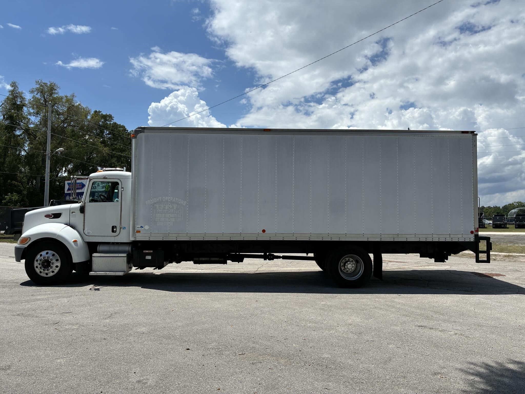 2013 Peterbilt 337