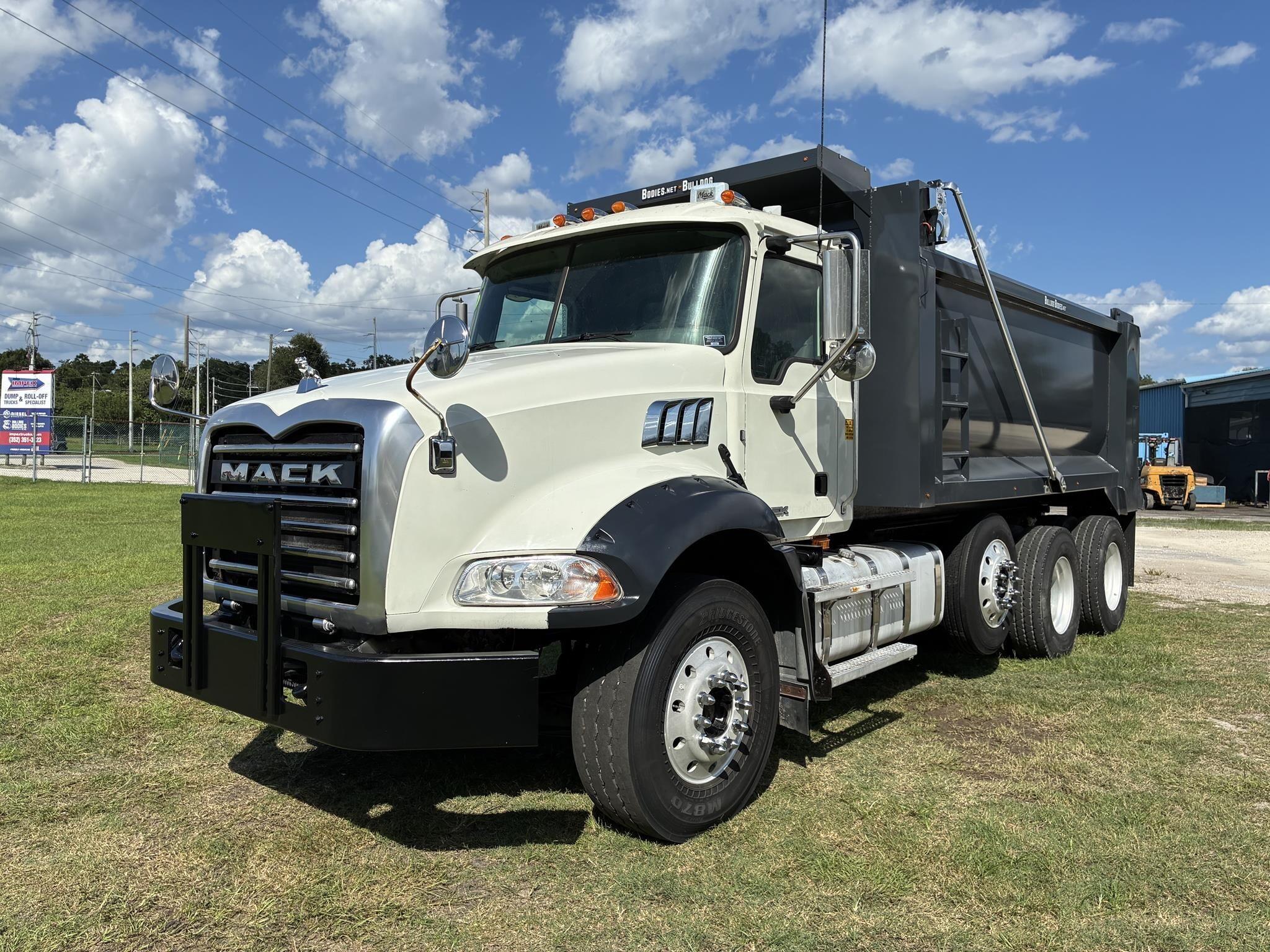 Photo of 2015 Mack GRANITE GU813