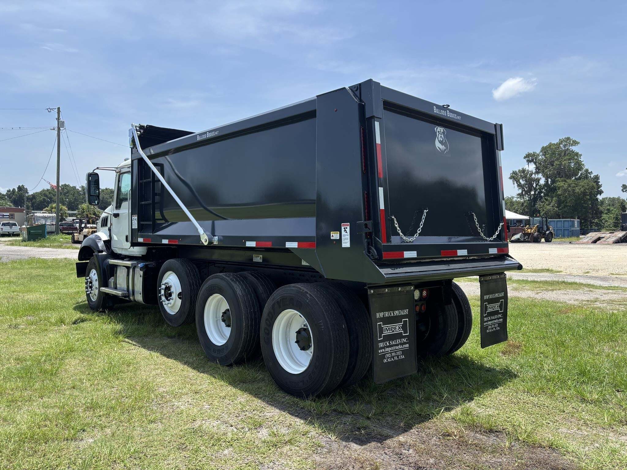 2012 Mack GRANITE GU813