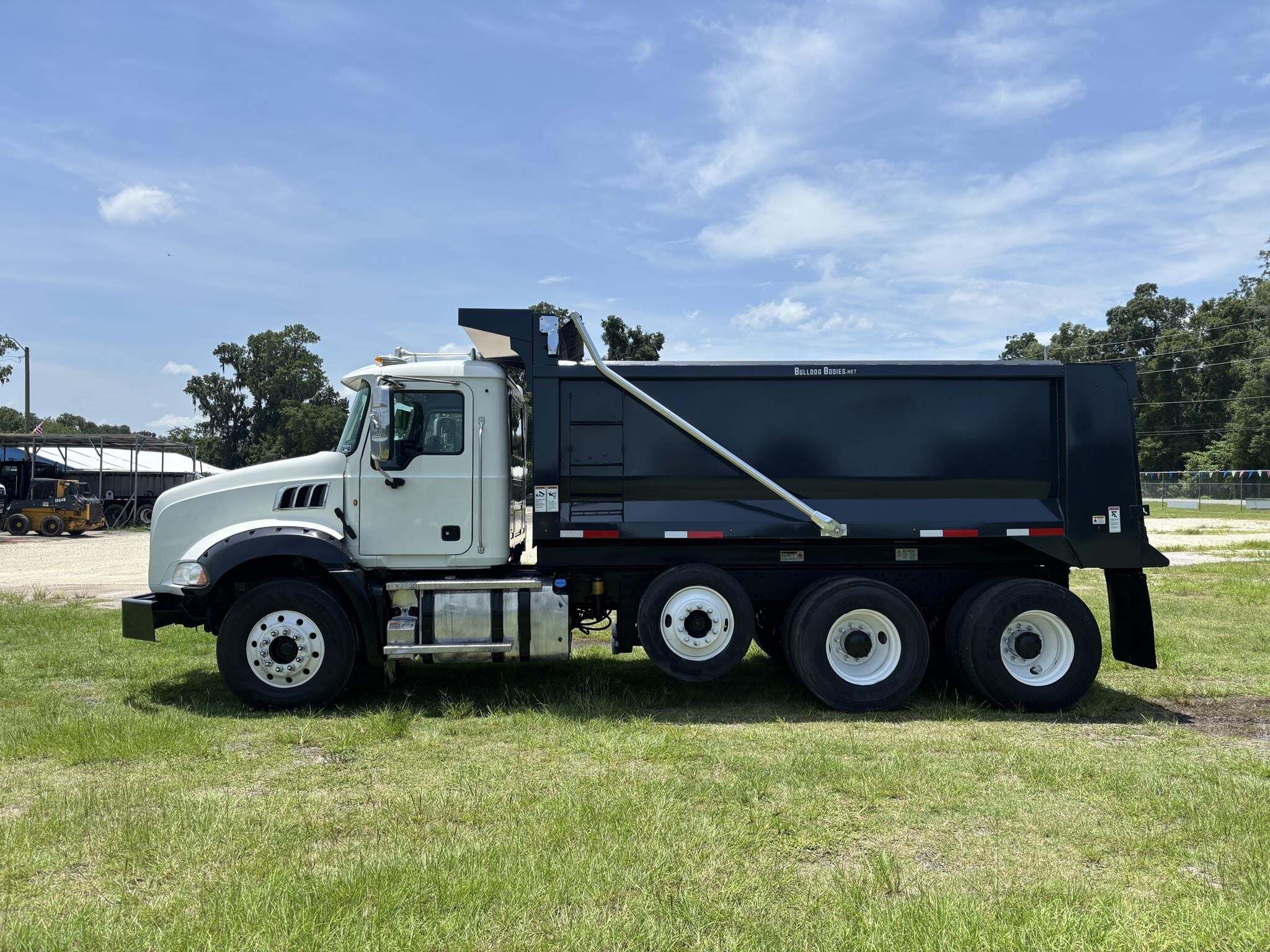 2012 Mack GRANITE GU813