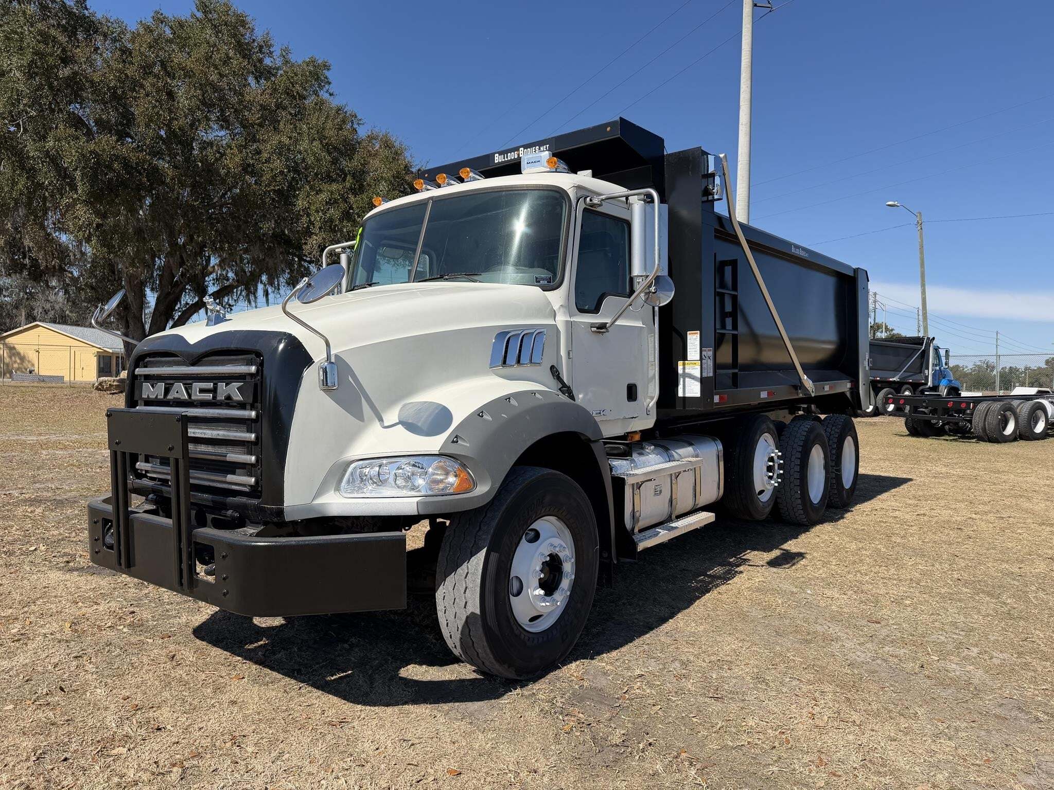 Photo of 2015 Mack GRANITE GU813