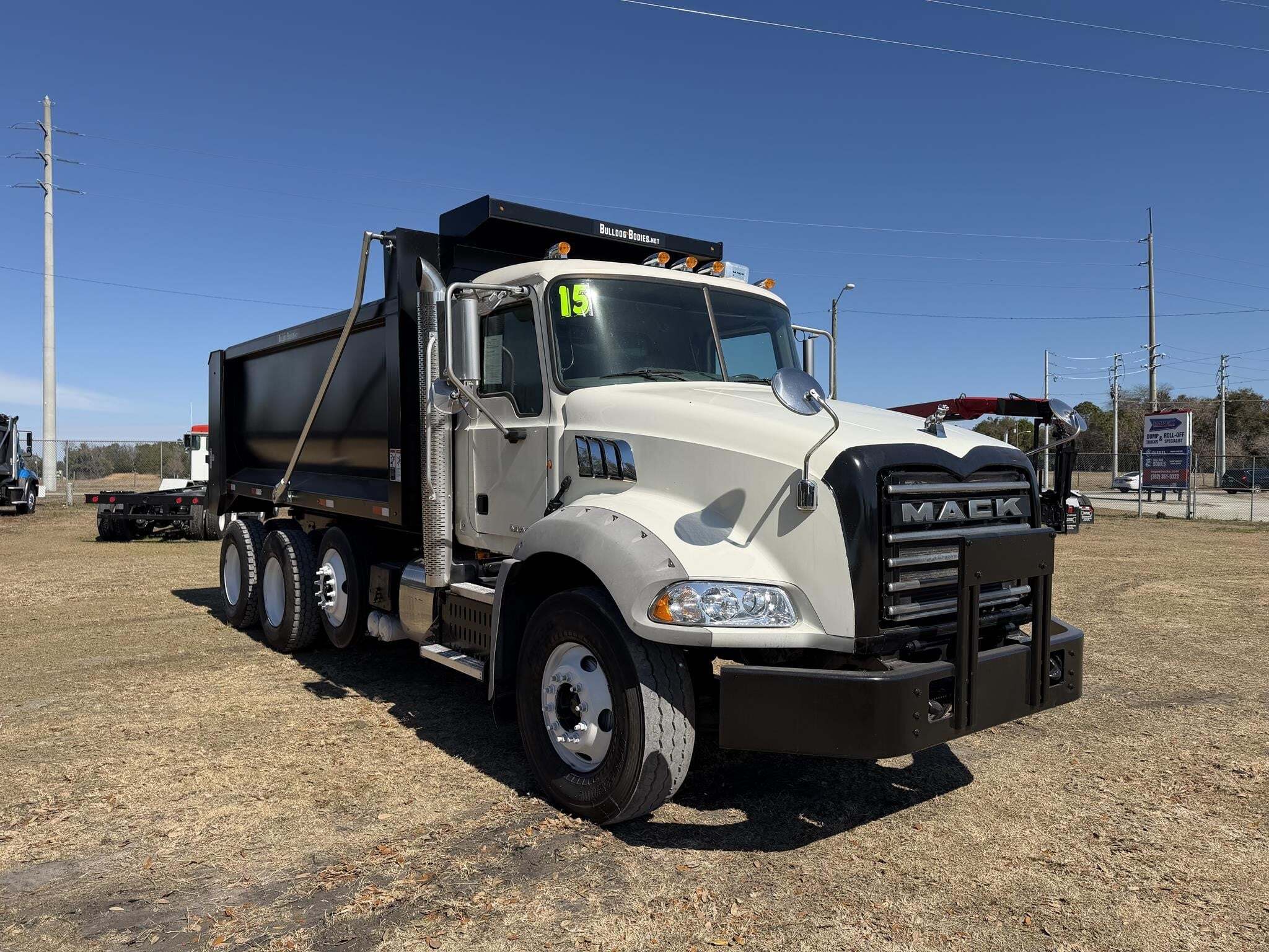 2015 Mack GRANITE GU813