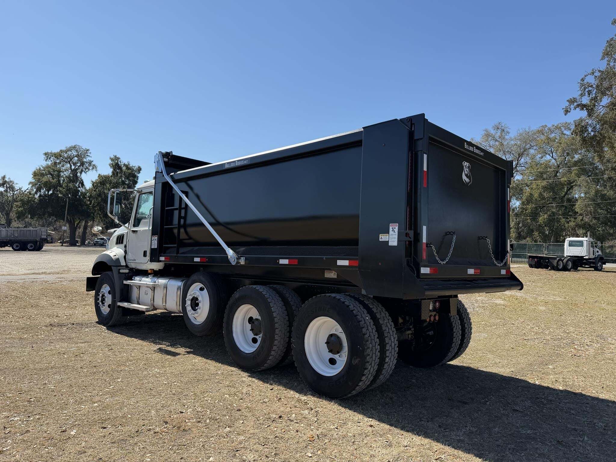 2015 Mack GRANITE GU813