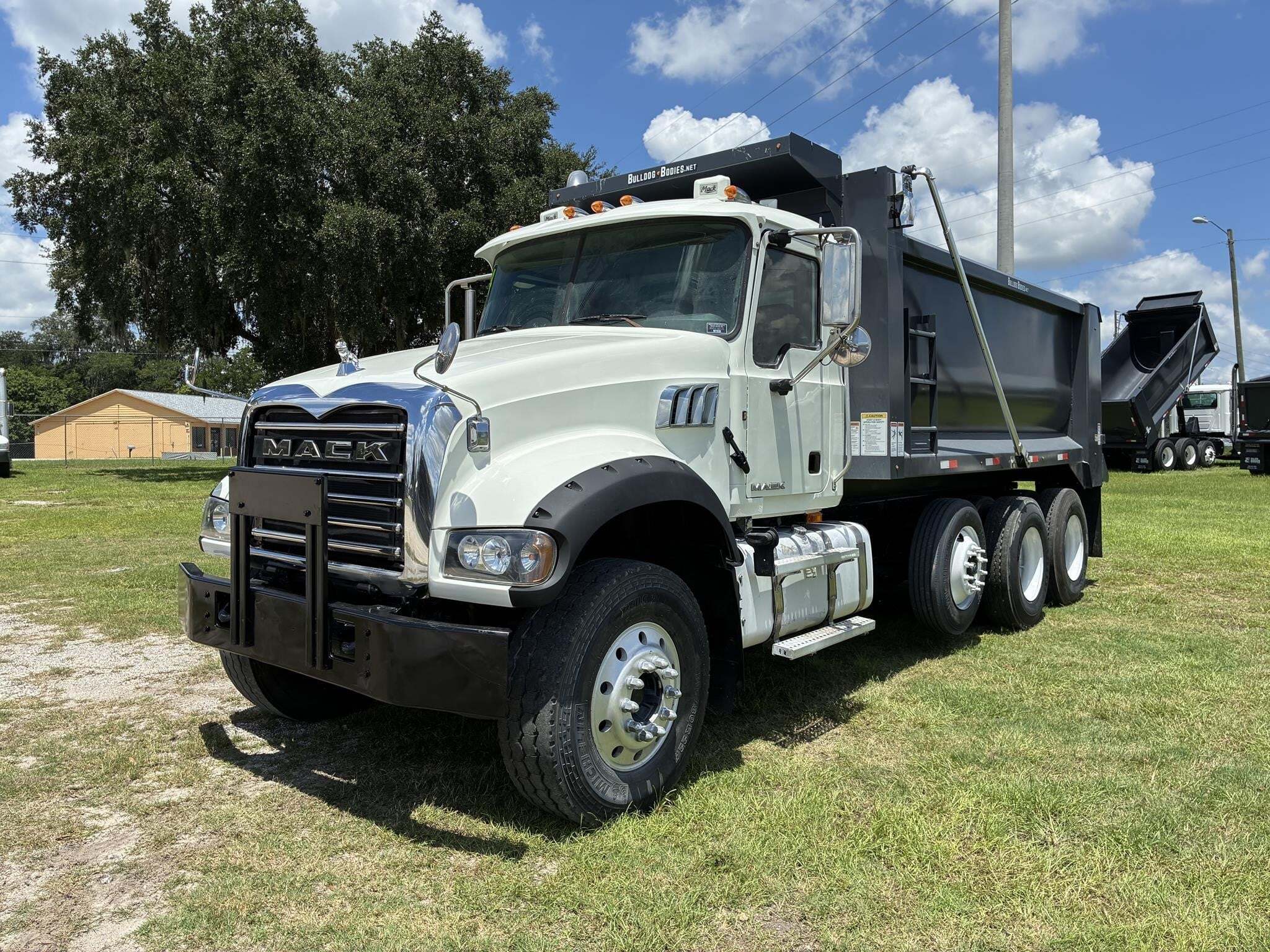 Photo of 2014 Mack GRANITE GU713