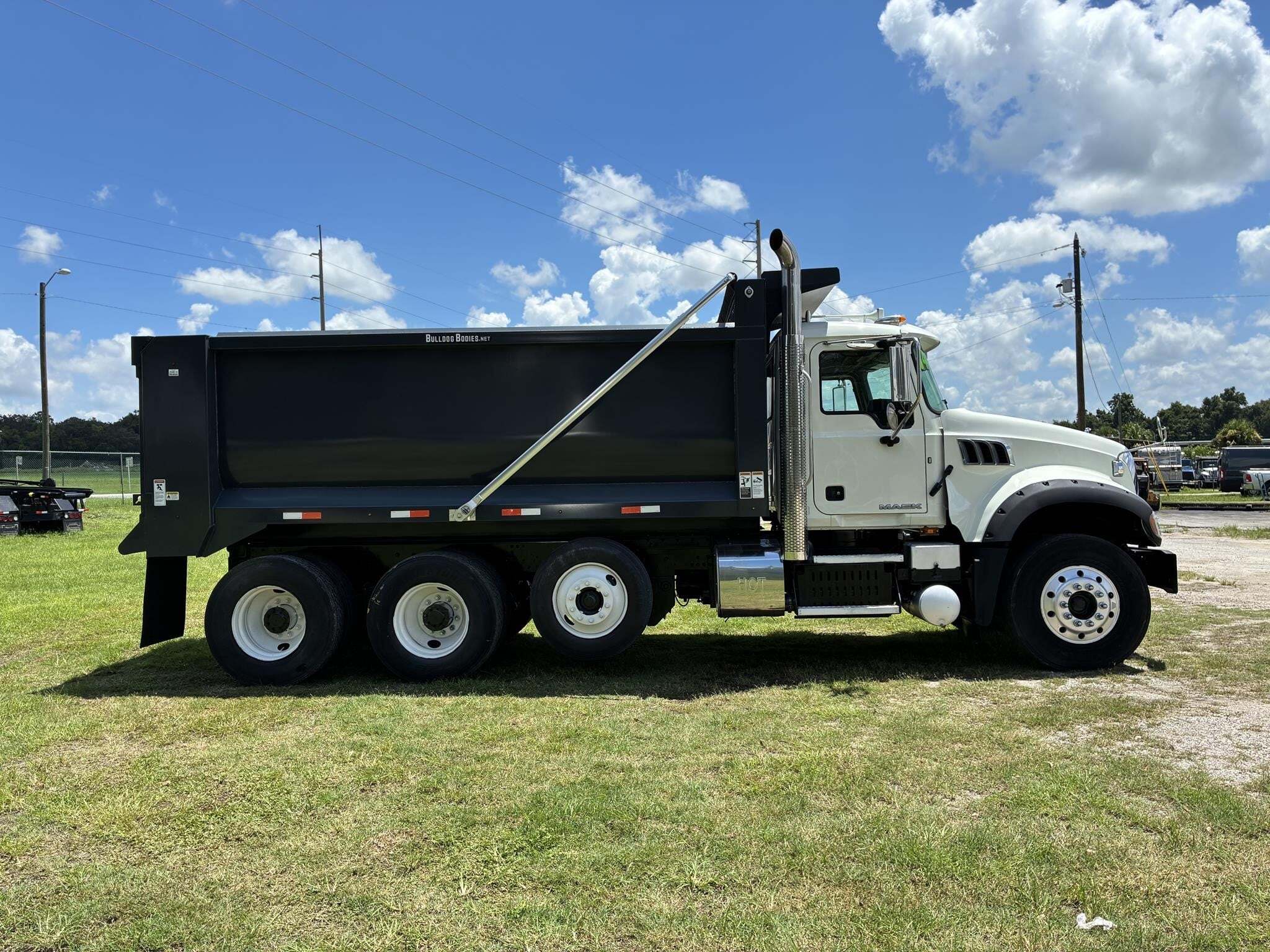 2014 Mack GRANITE GU713