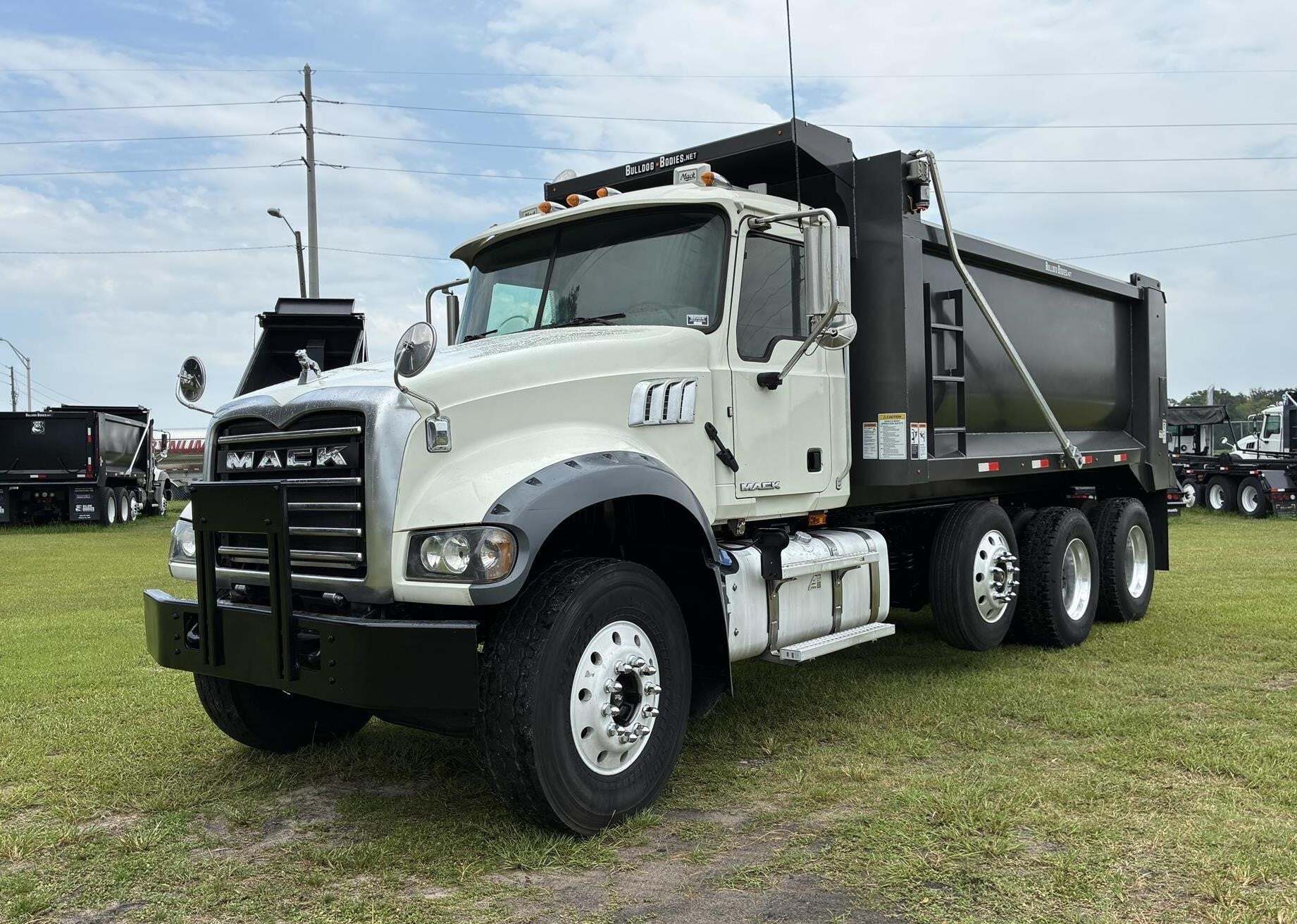 Photo of 2015 Mack GRANITE GU713