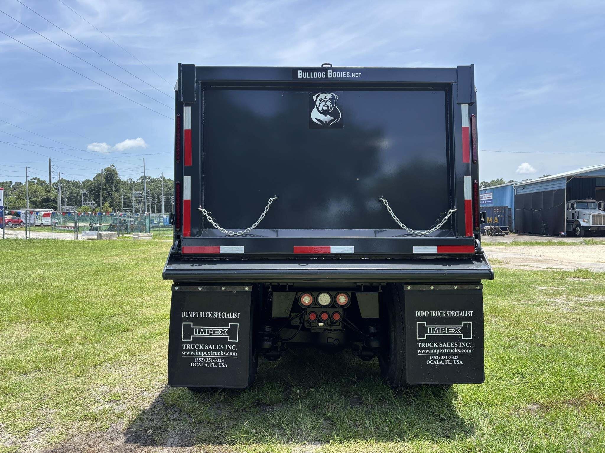 2012 Mack GRANITE GU813