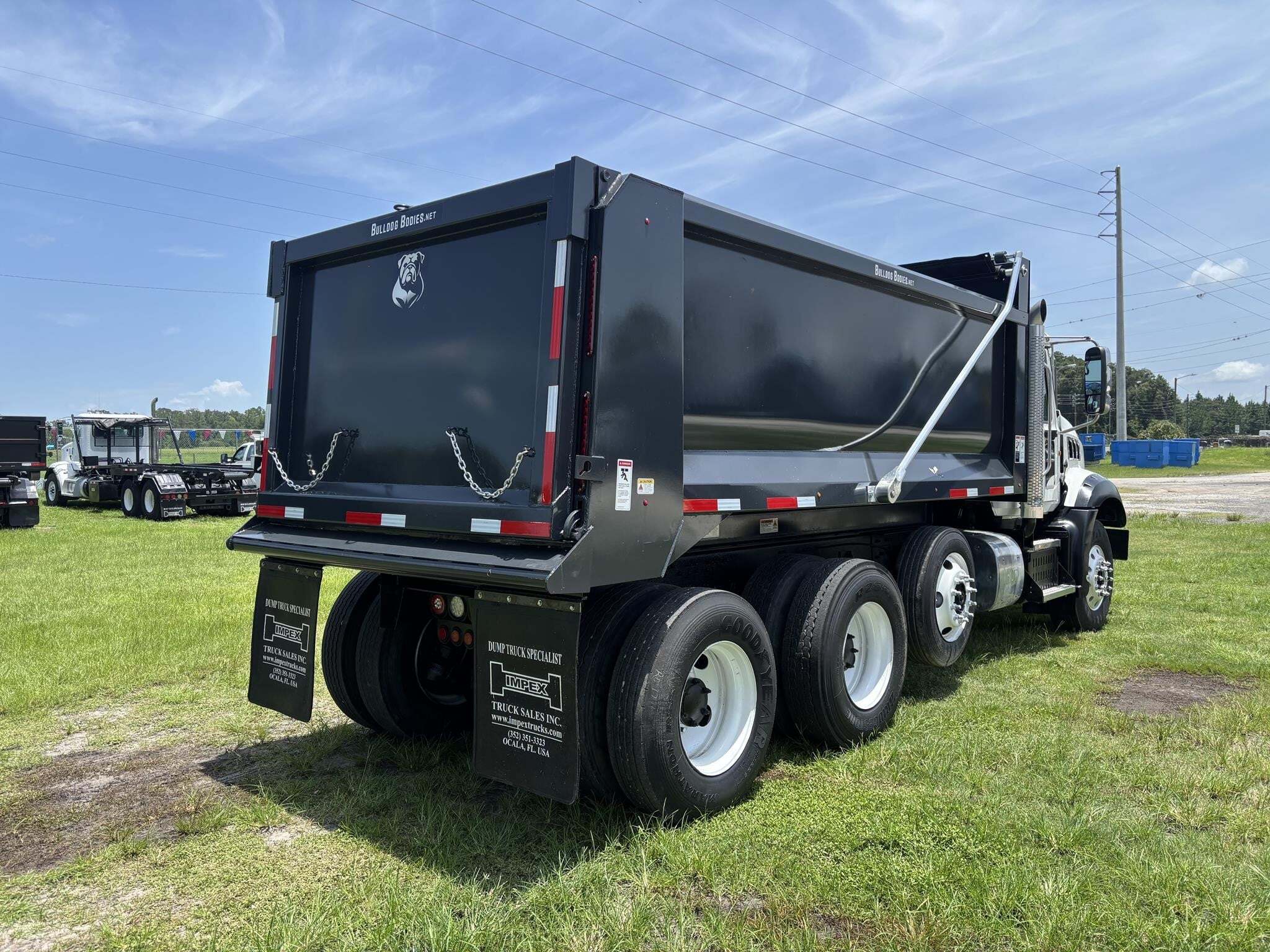 2012 Mack GRANITE GU813