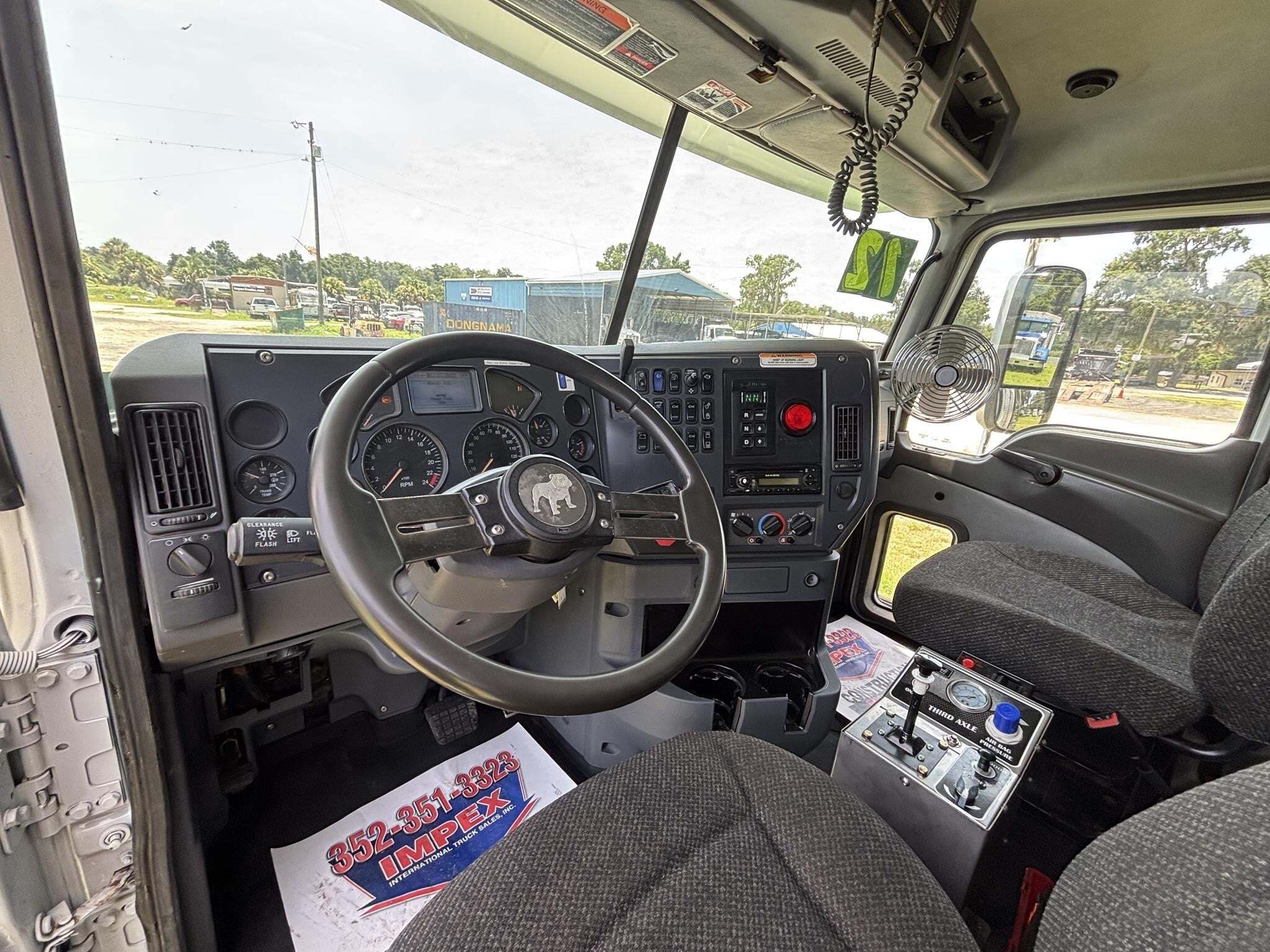 2012 Mack GRANITE GU813