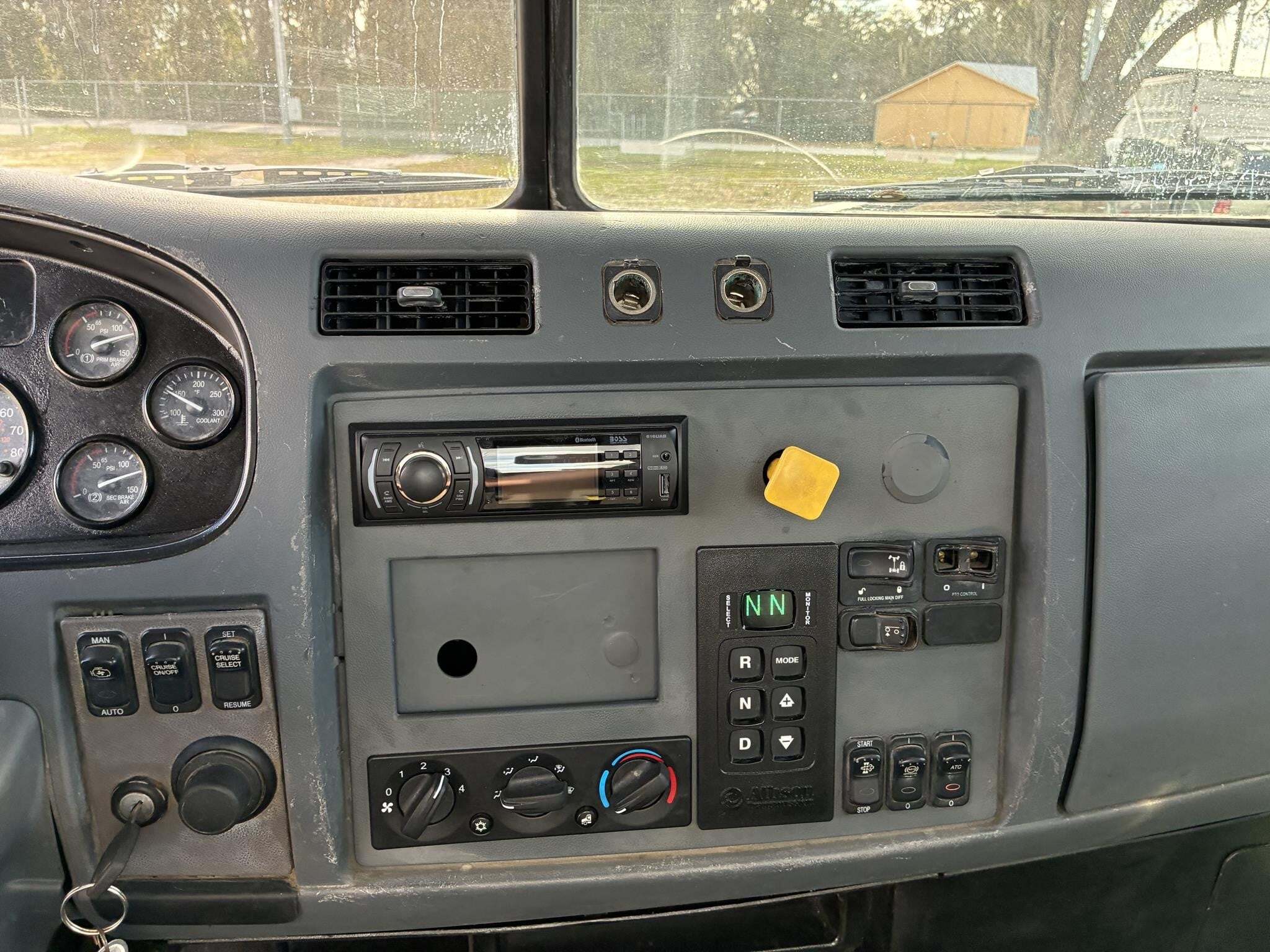 2016 Peterbilt 382
