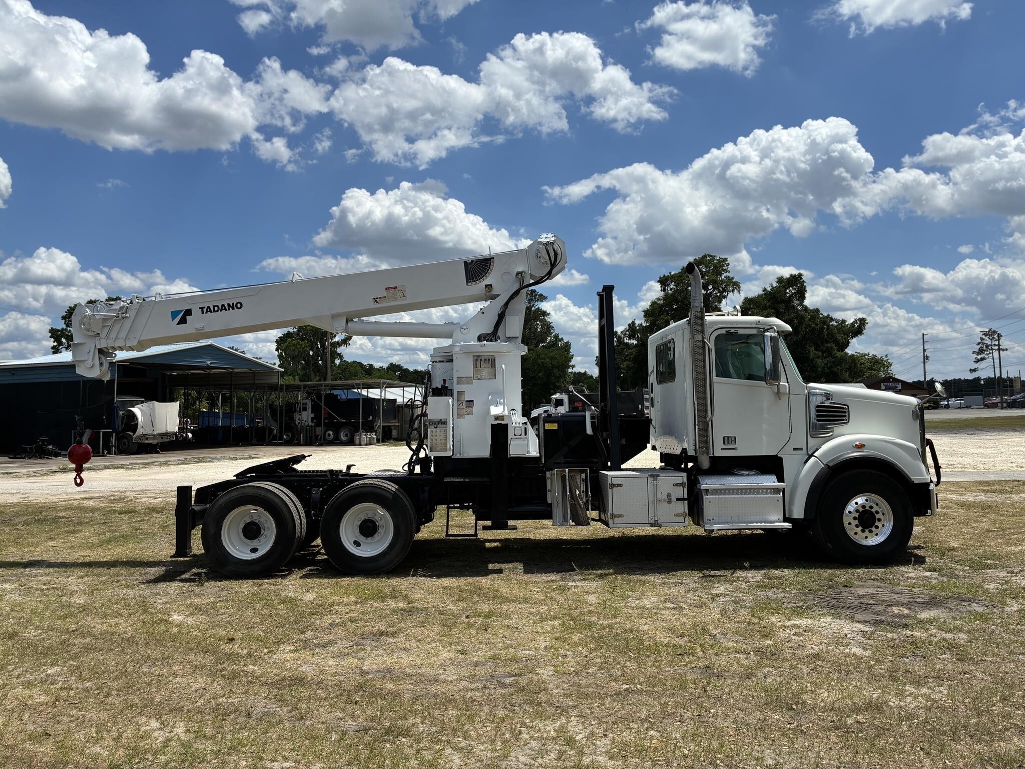 2012 Freightliner CORONADO 114
