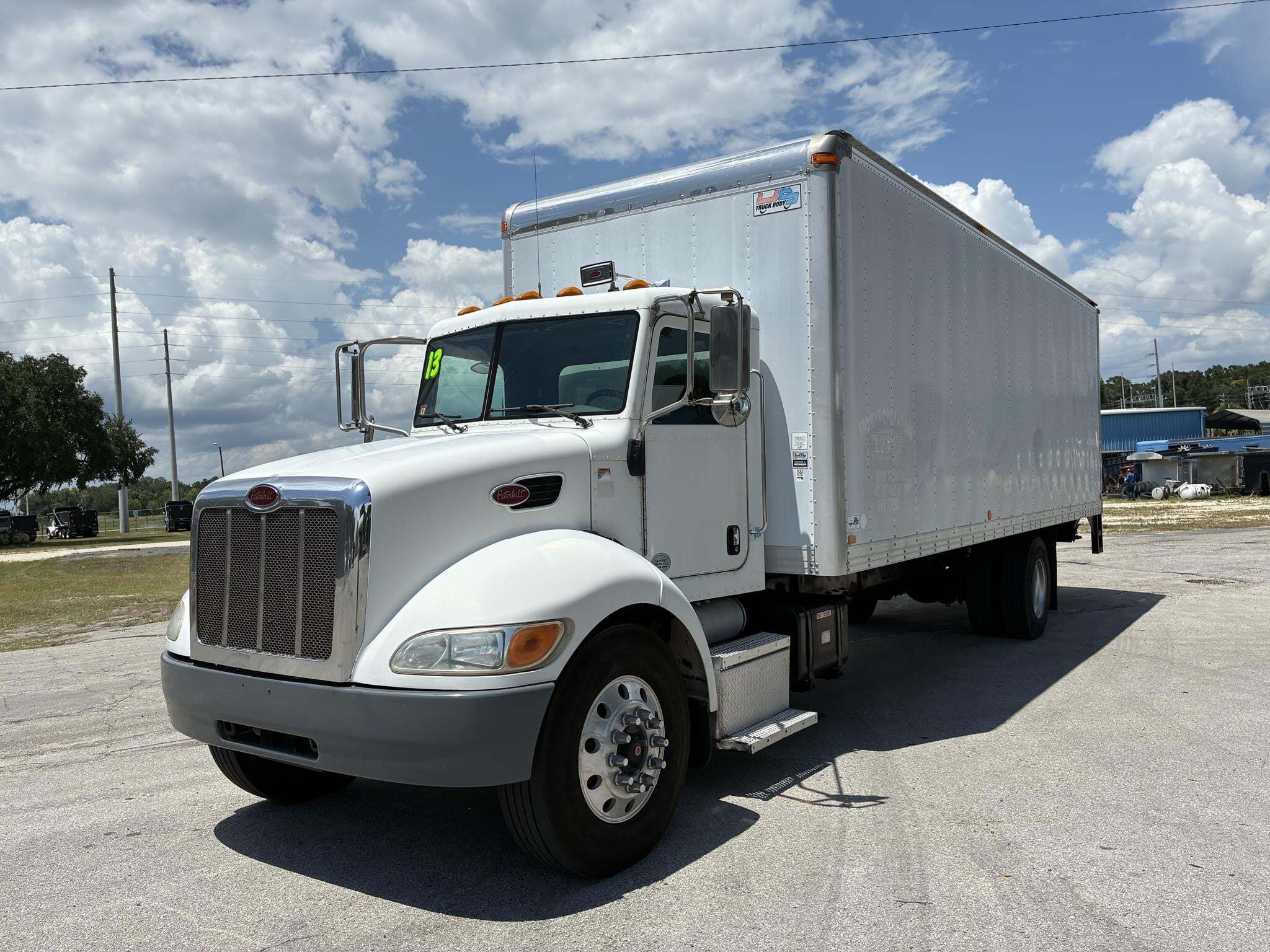 2013 Peterbilt 337
