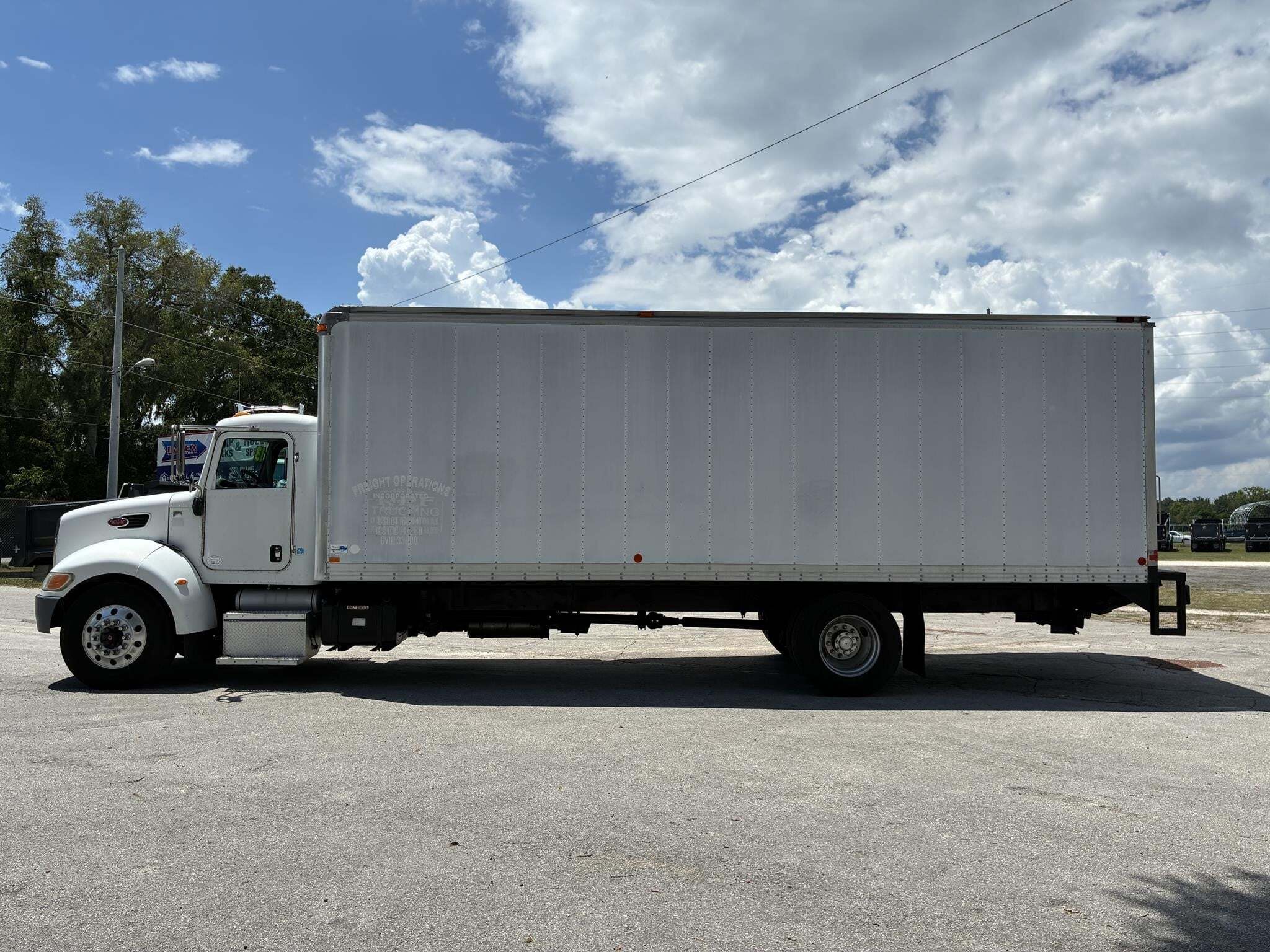 2013 Peterbilt 337