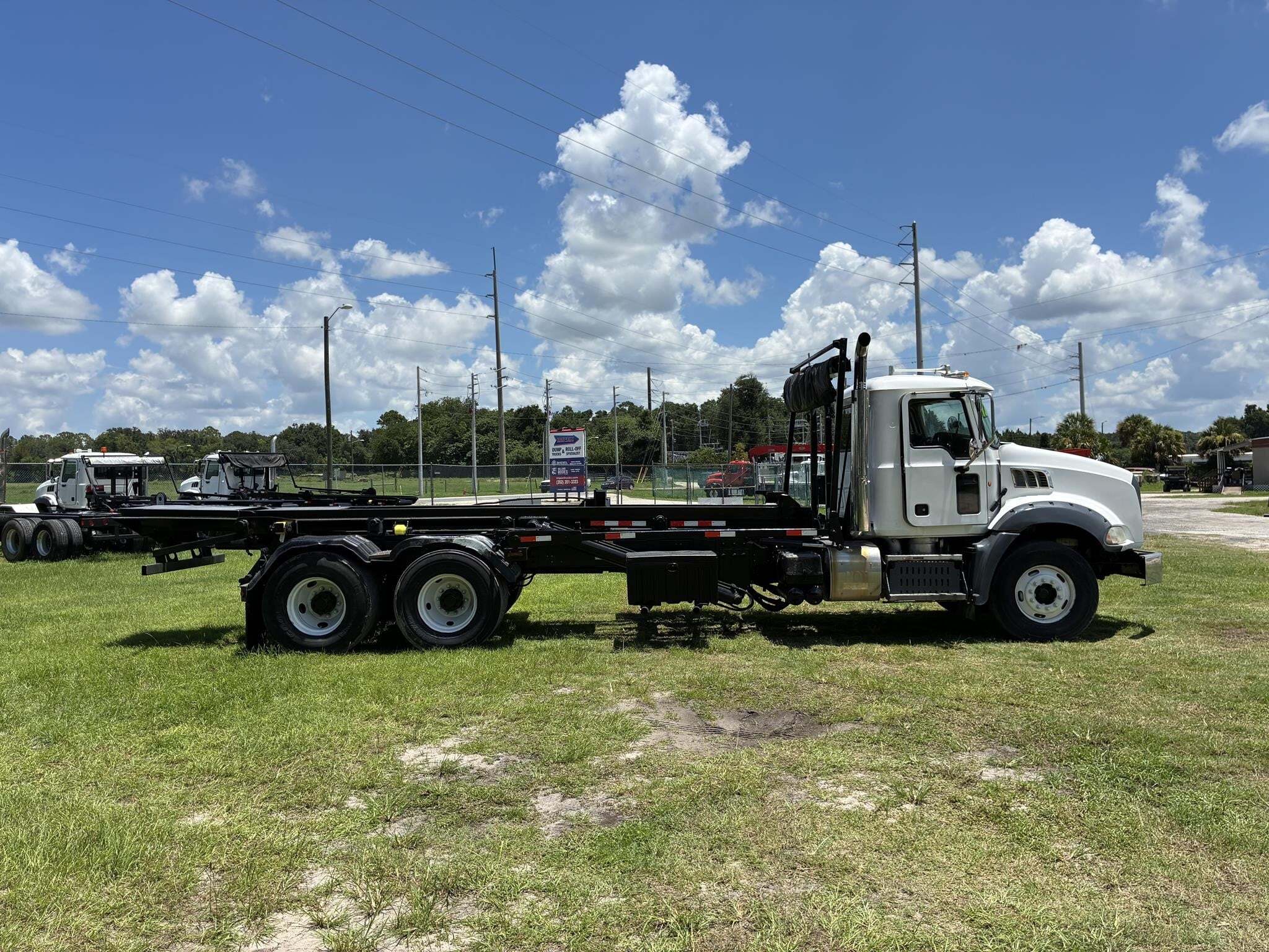 2012 Mack GRANITE GU813