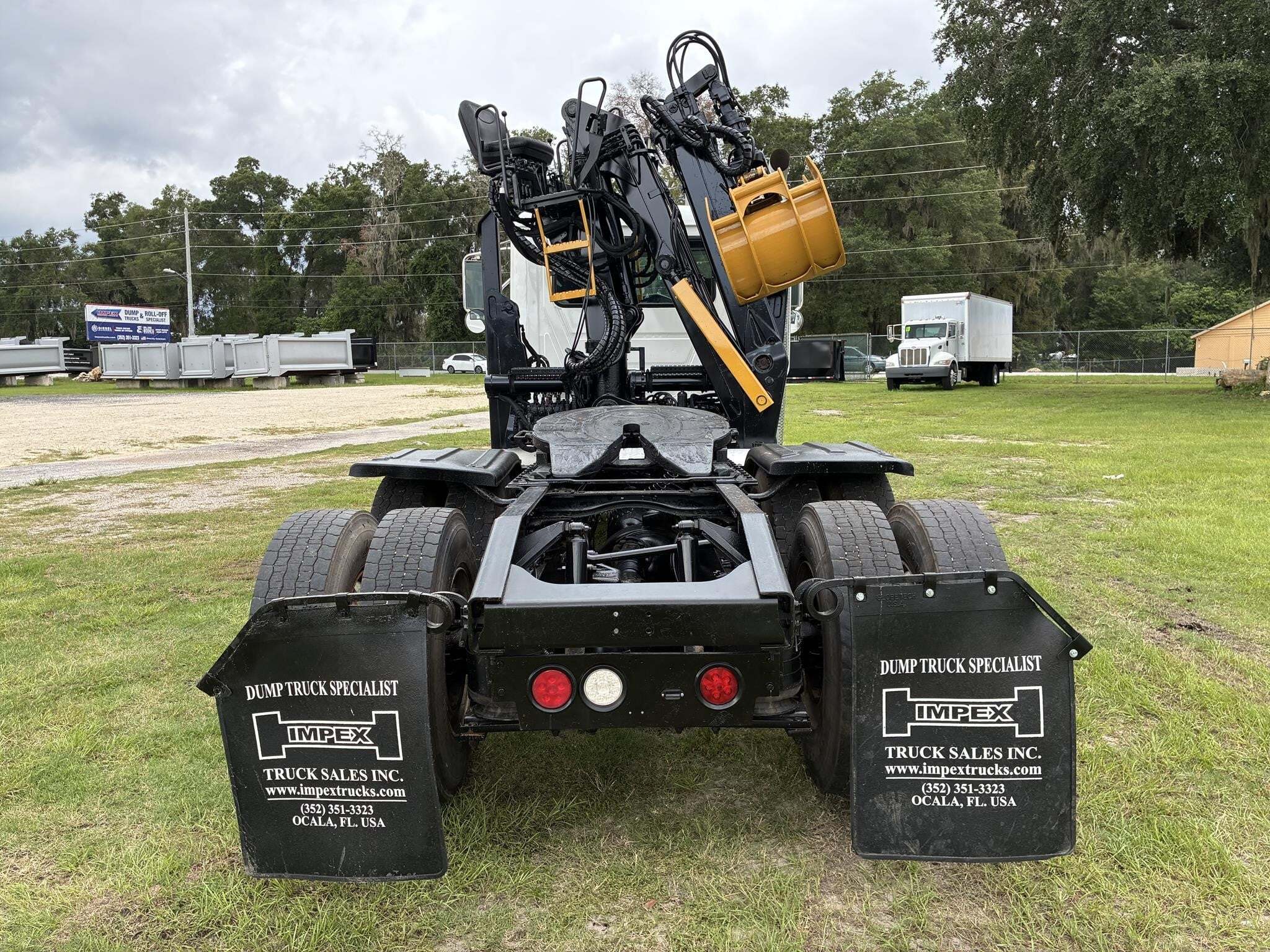 2017 Mack GRANITE GU713
