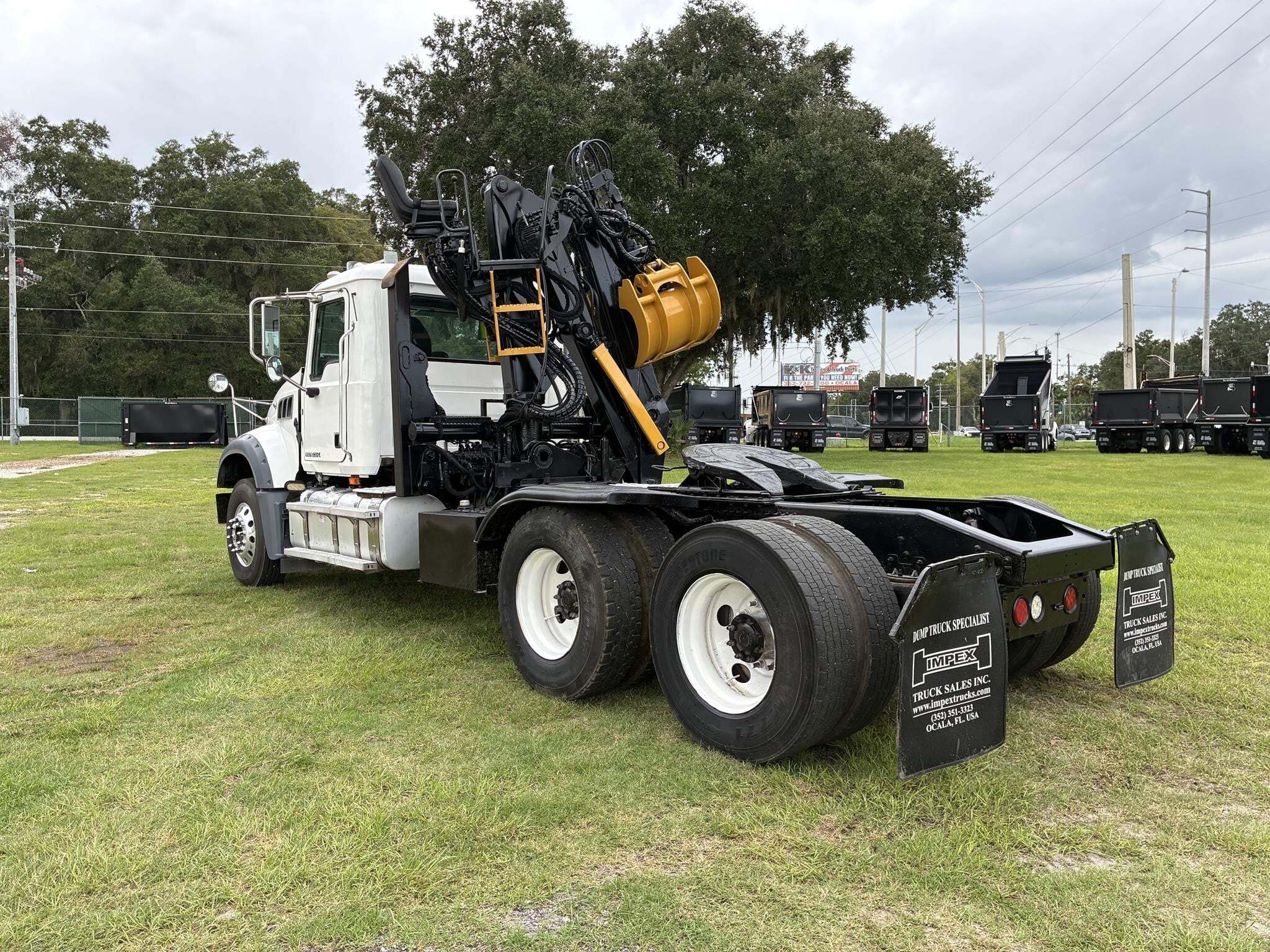 2017 Mack GRANITE GU713